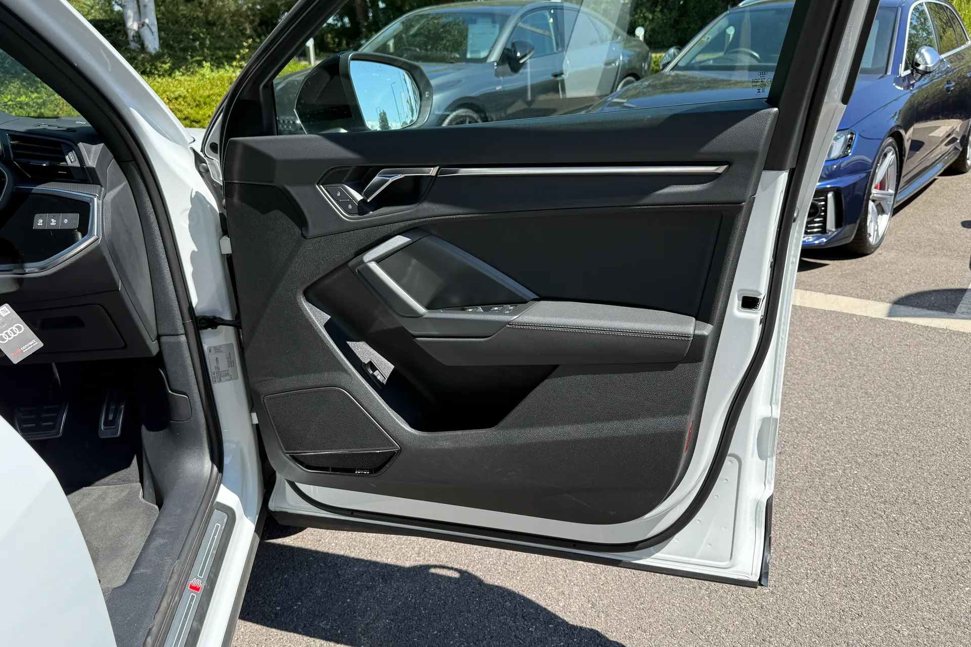 Audi Q3 thumbnail image number 39