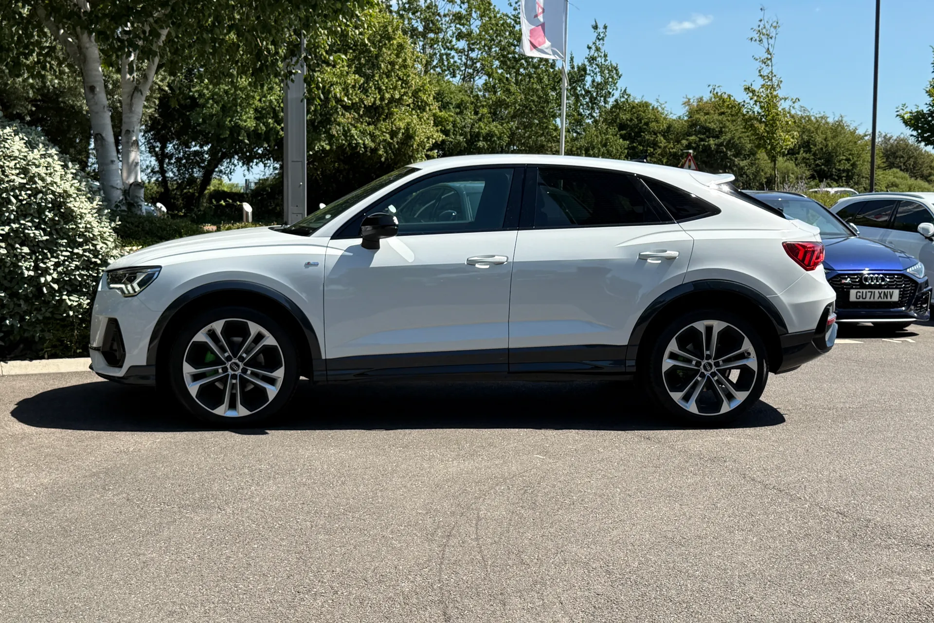 Audi Q3 thumbnail image number 26