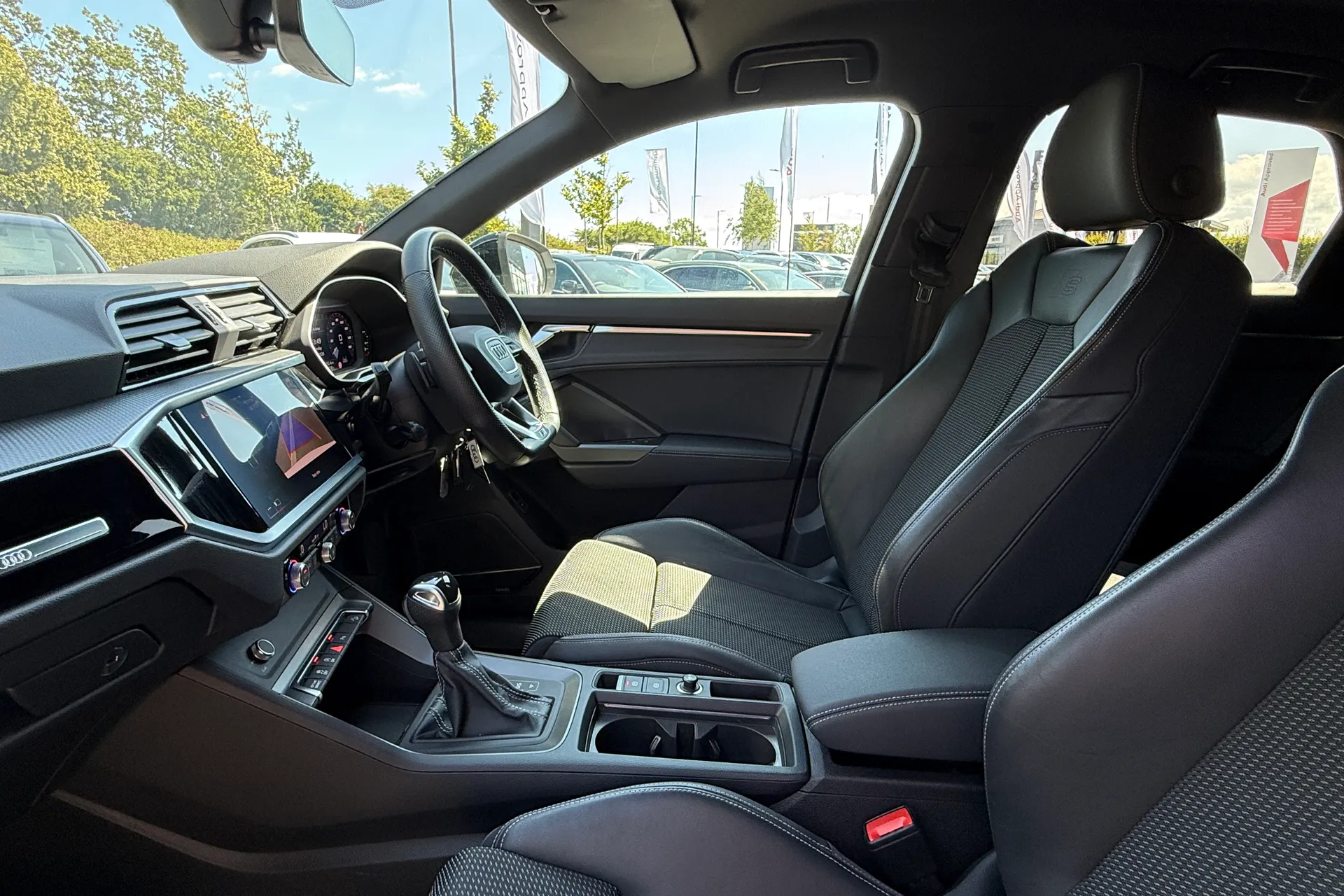 Audi Q3 thumbnail image number 44