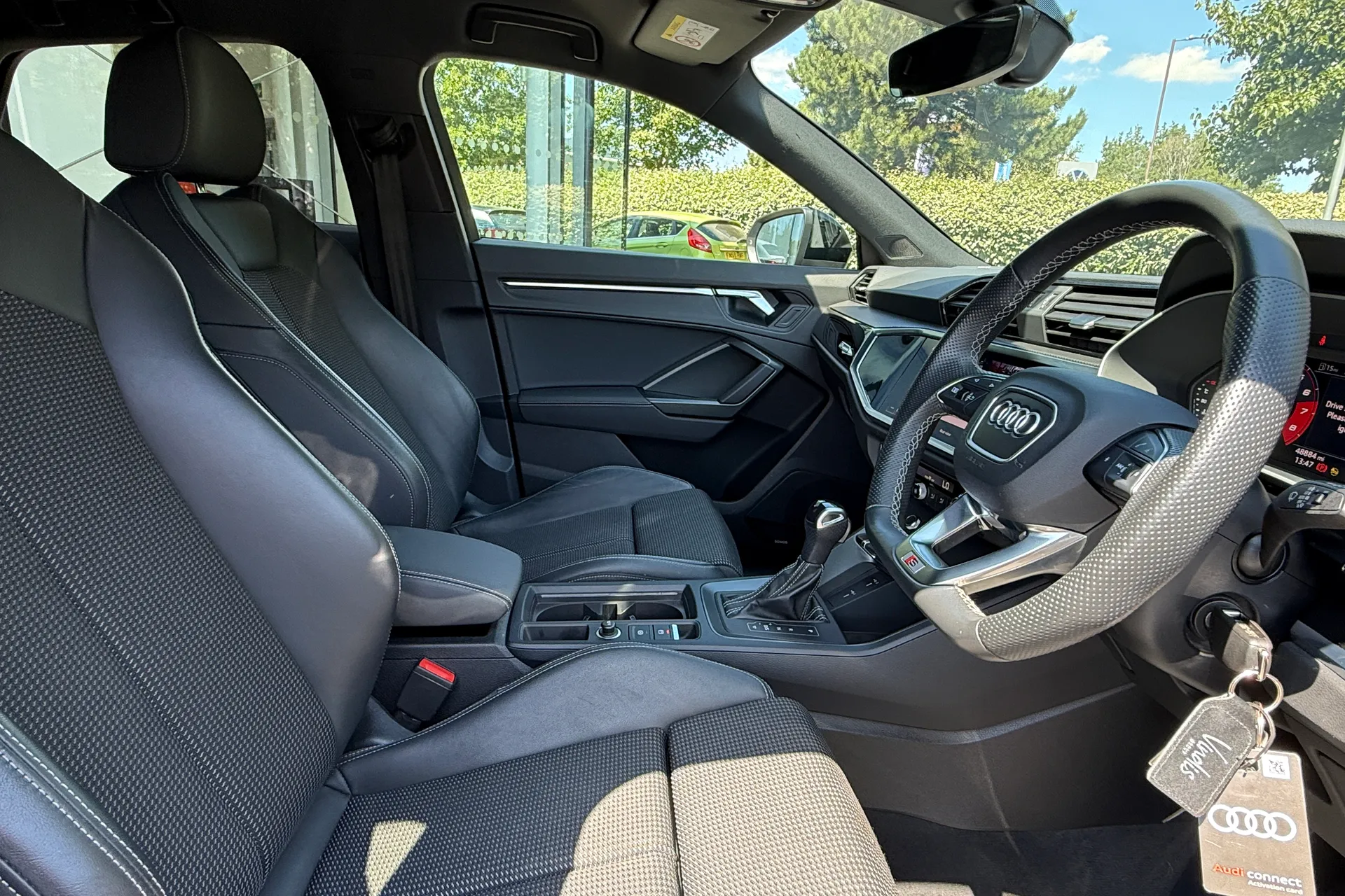 Audi Q3 thumbnail image number 33