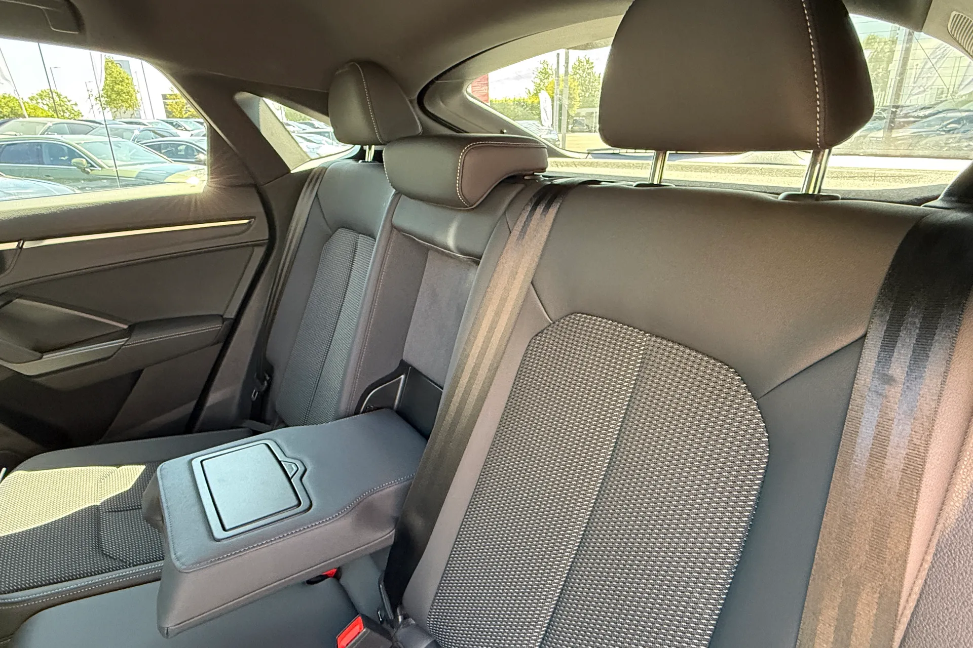 Audi Q3 thumbnail image number 49