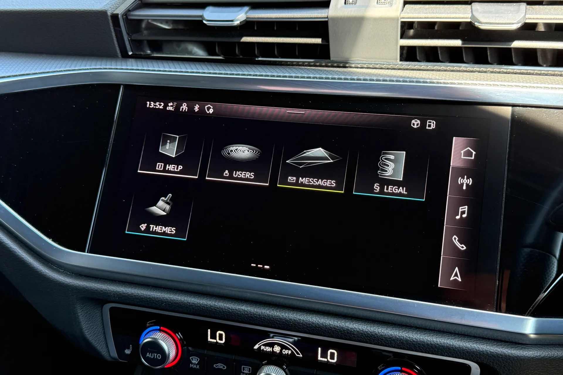 Audi Q3 thumbnail image number 36