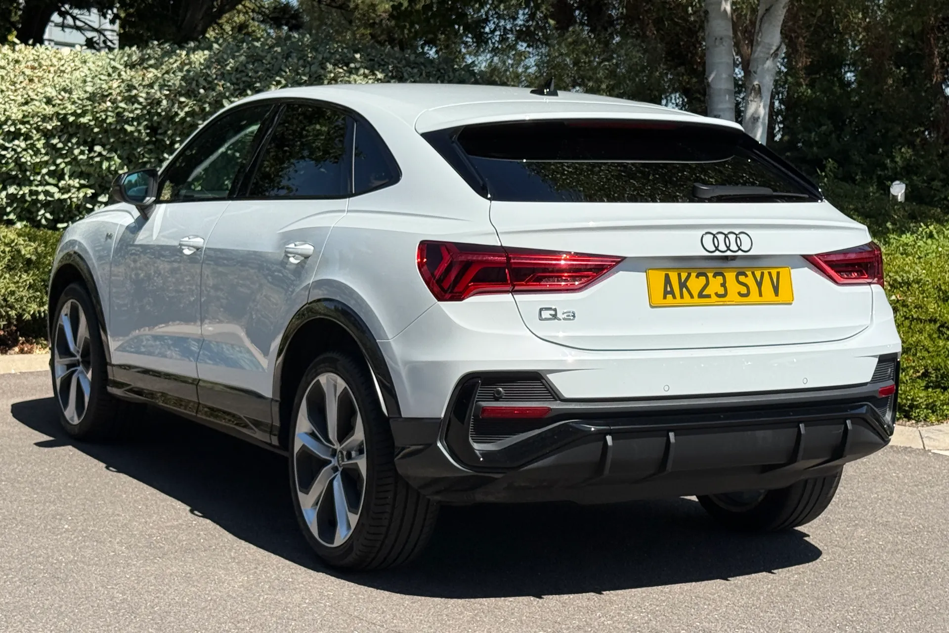 Audi Q3 thumbnail image number 13