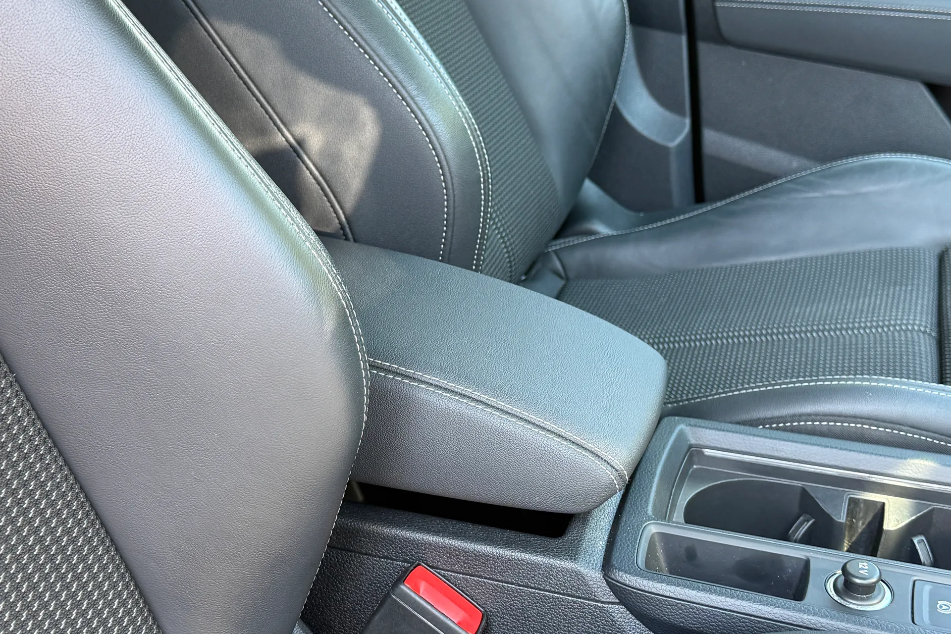 Audi Q3 thumbnail image number 37