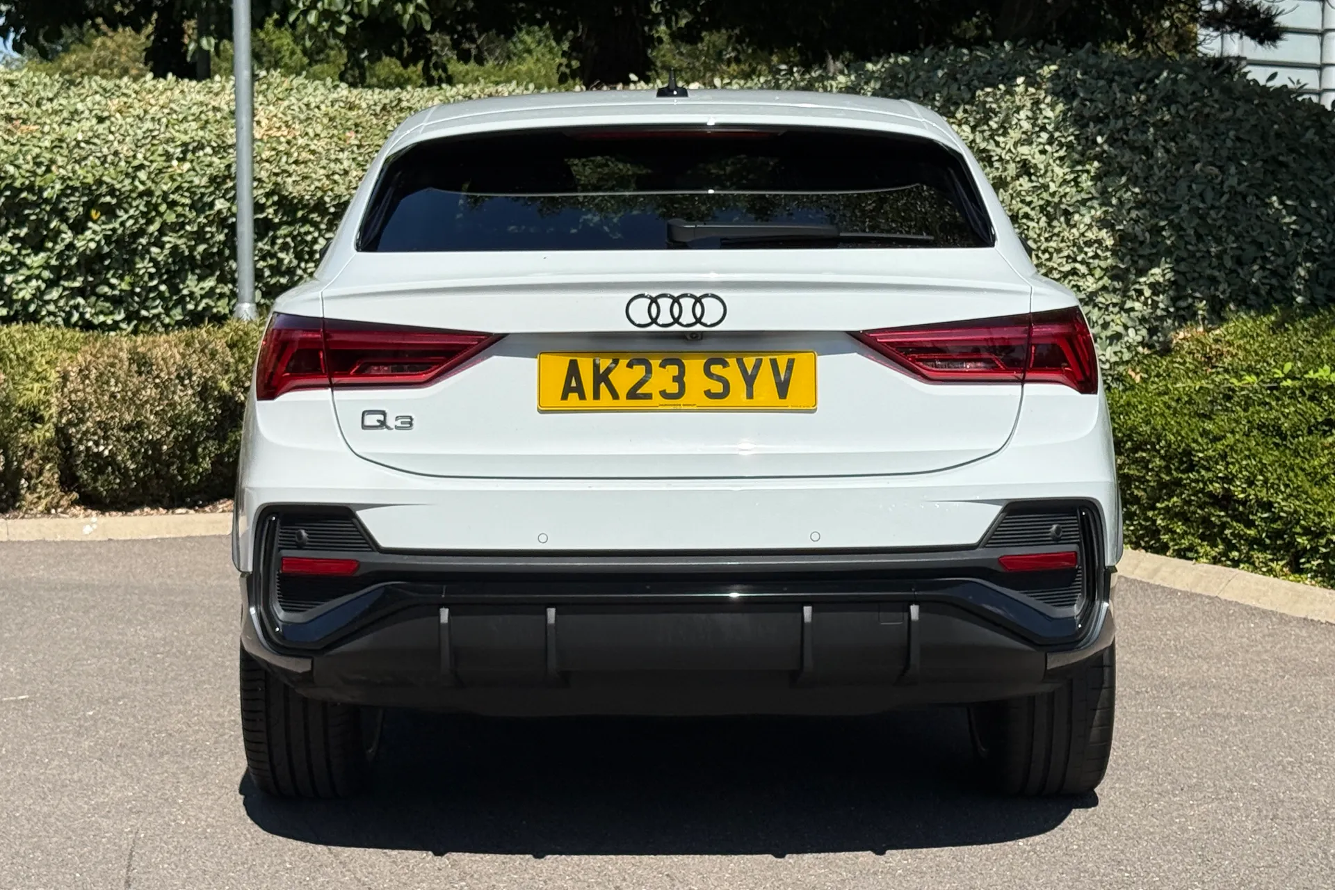 Audi Q3 thumbnail image number 9