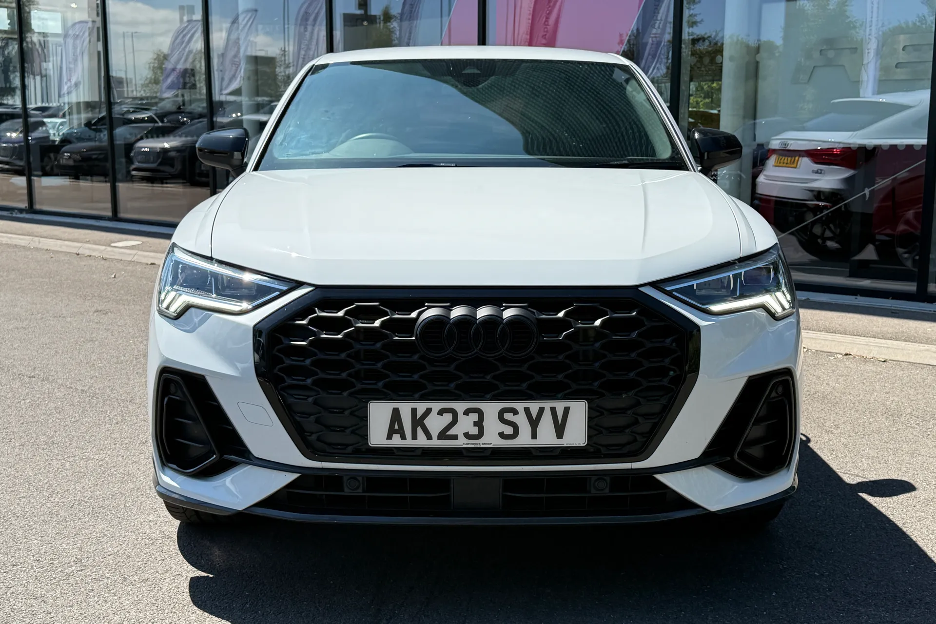 Audi Q3 thumbnail image number 11