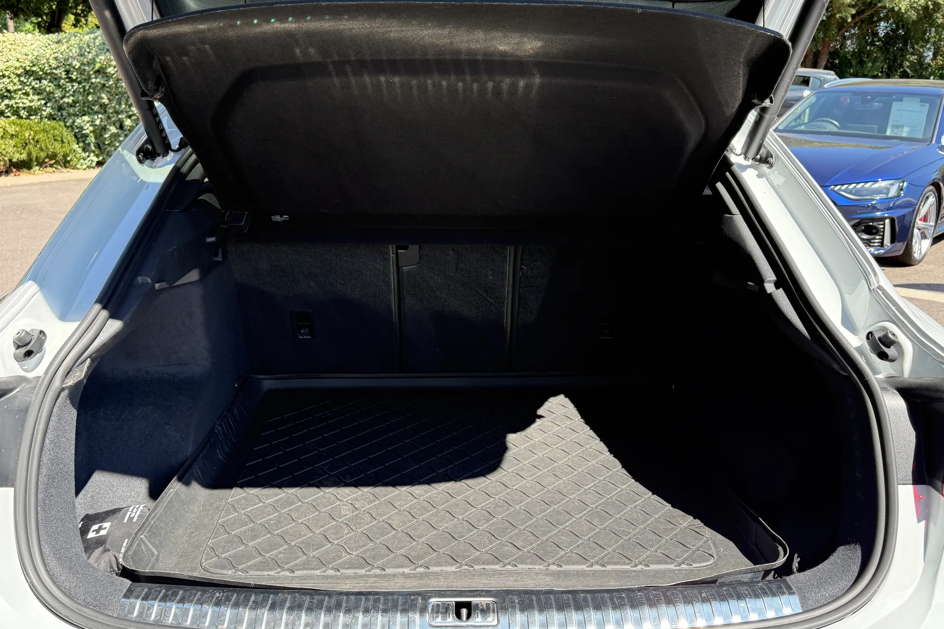 Audi Q3 thumbnail image number 51
