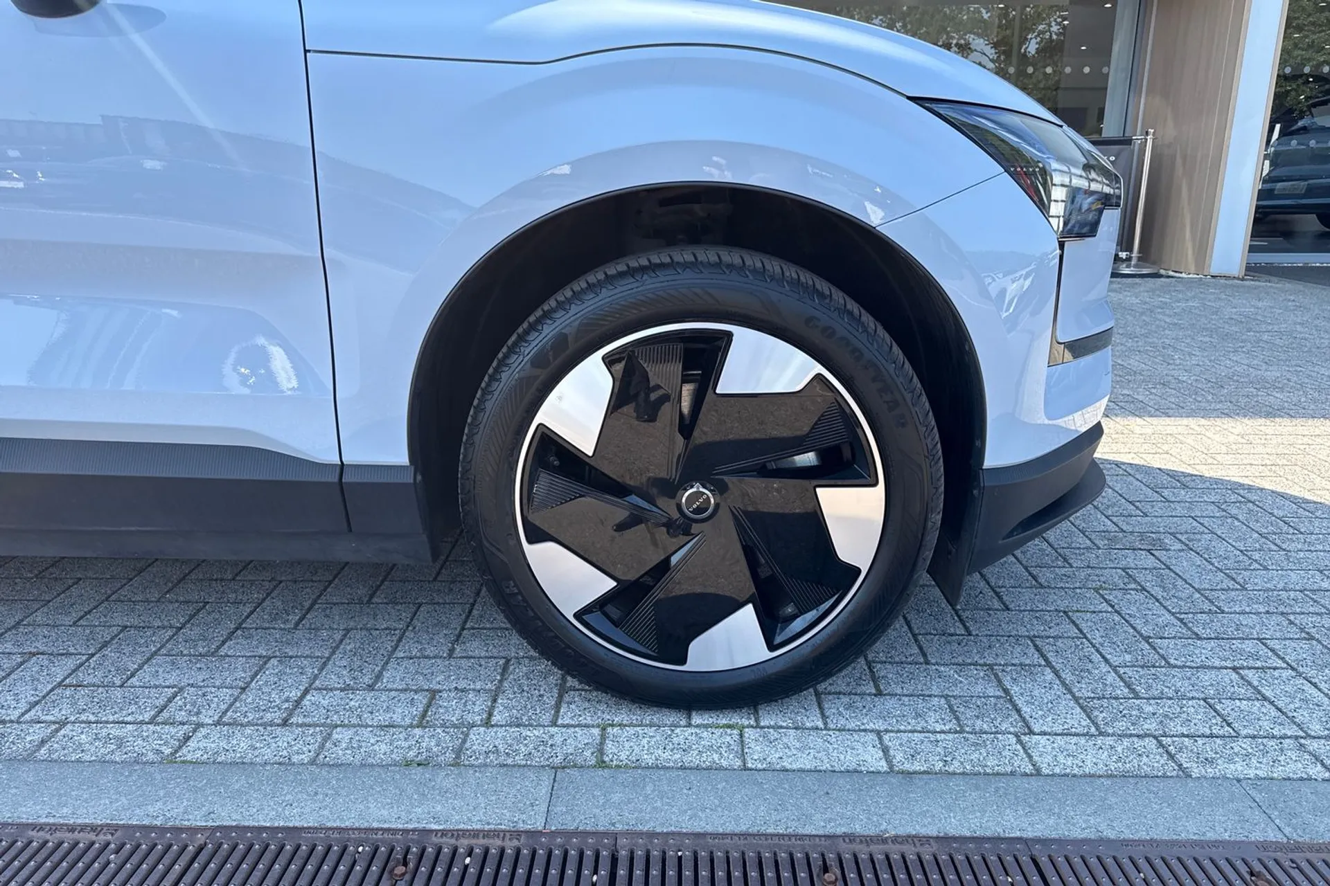 Volvo EX30 thumbnail image number 14