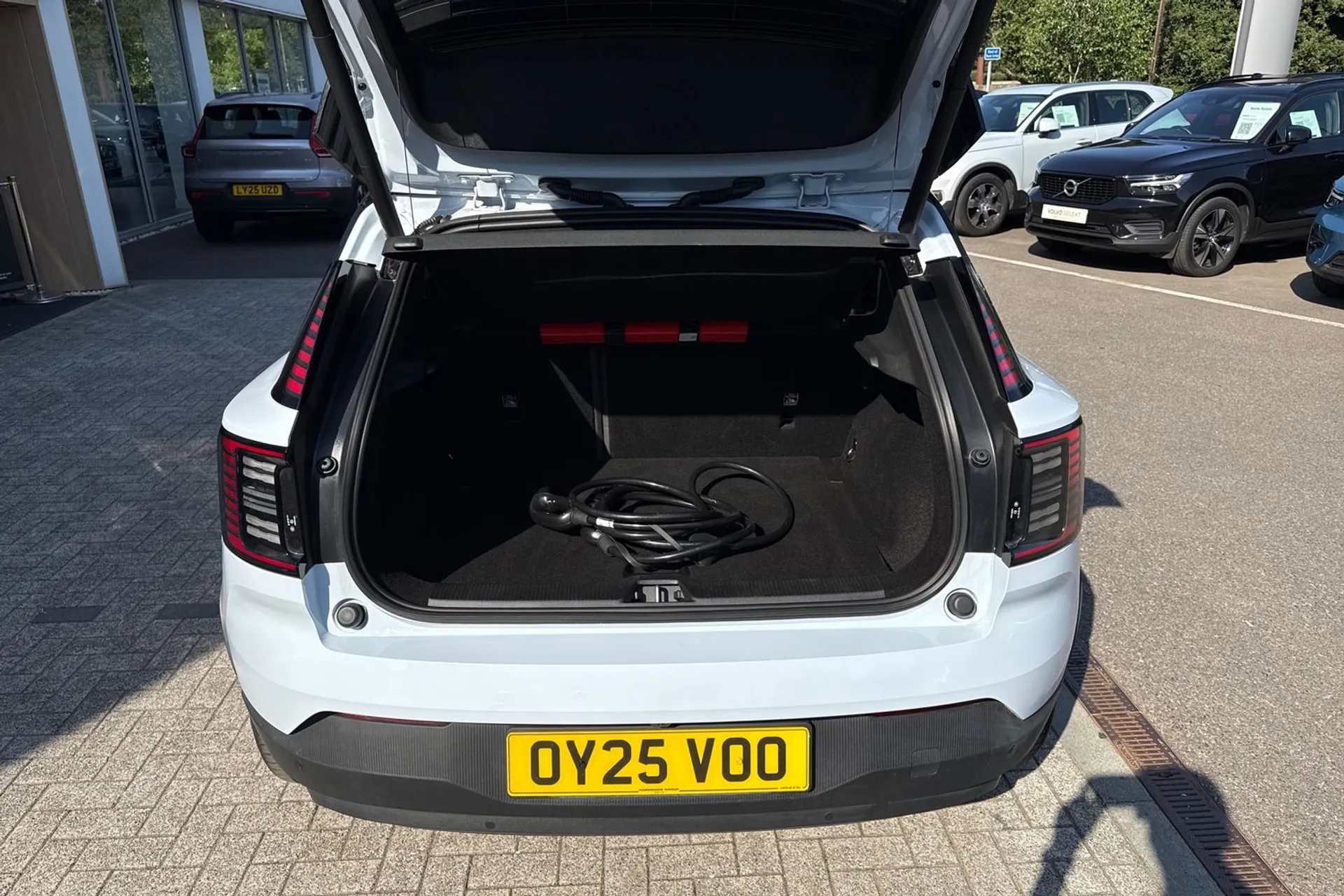 Volvo EX30 thumbnail image number 20