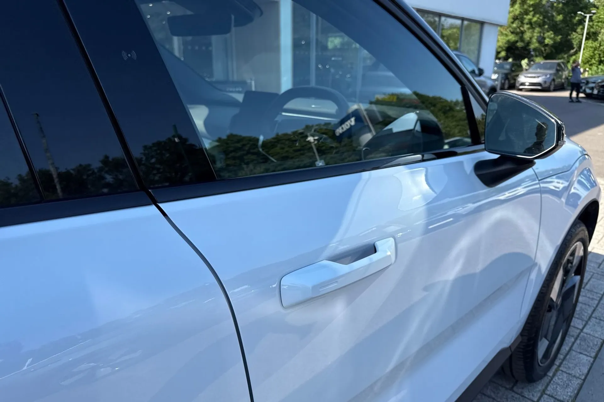 Volvo EX30 thumbnail image number 17