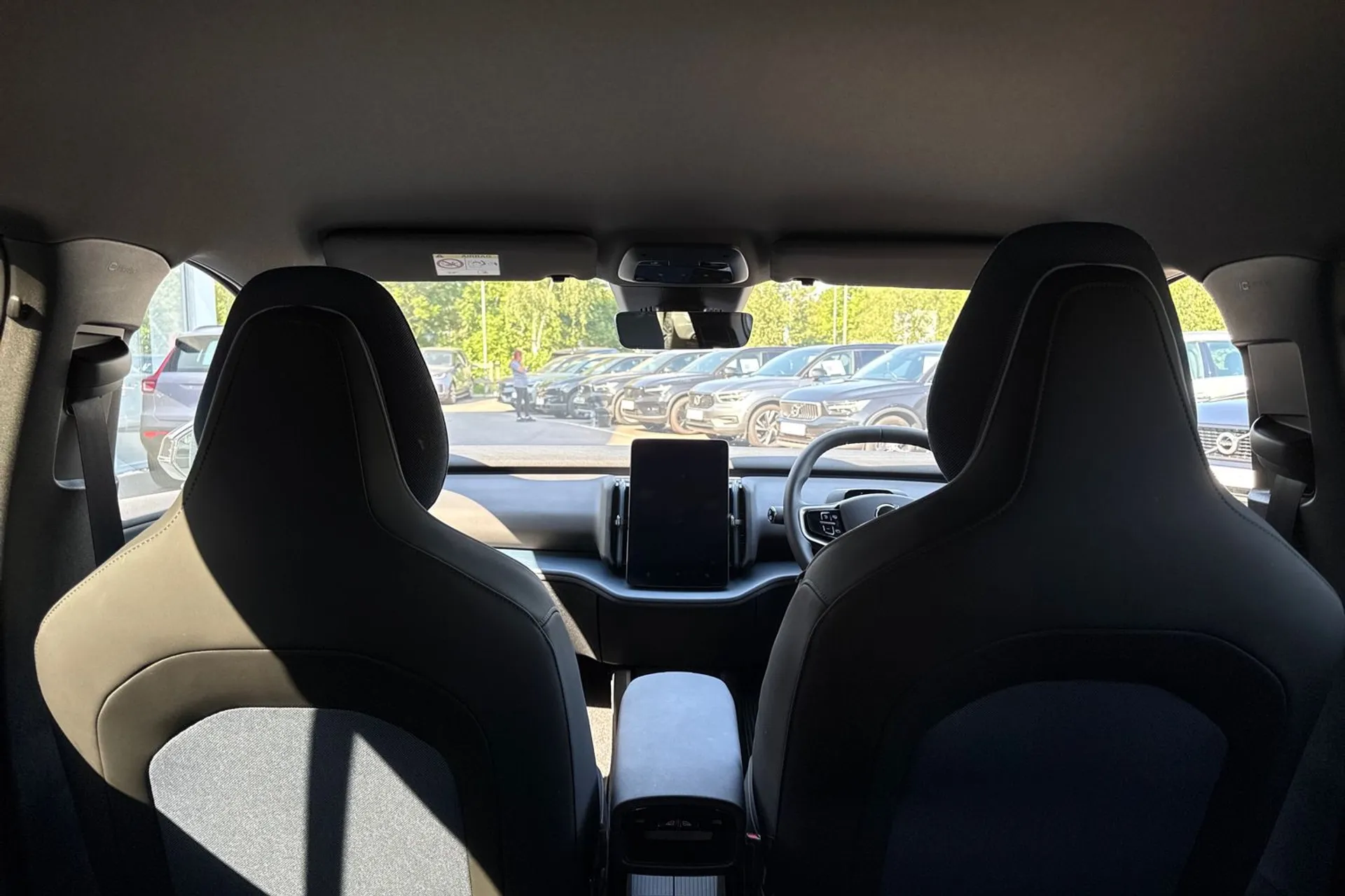 Volvo EX30 thumbnail image number 22