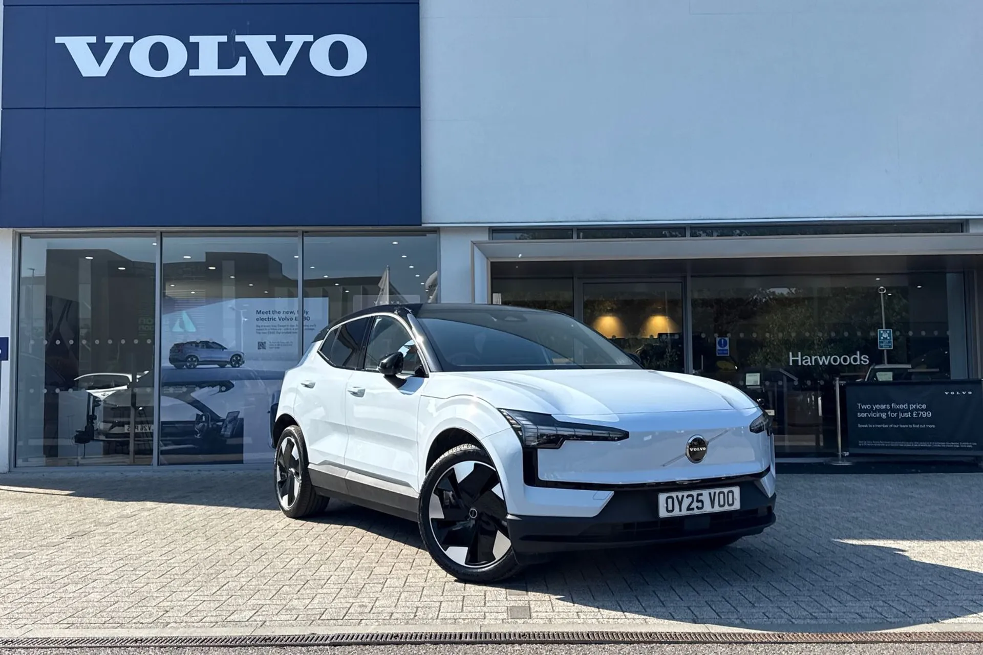 Volvo EX30 focused image