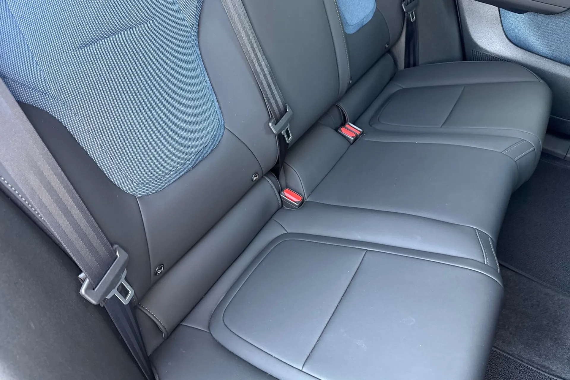 Volvo EX30 thumbnail image number 25