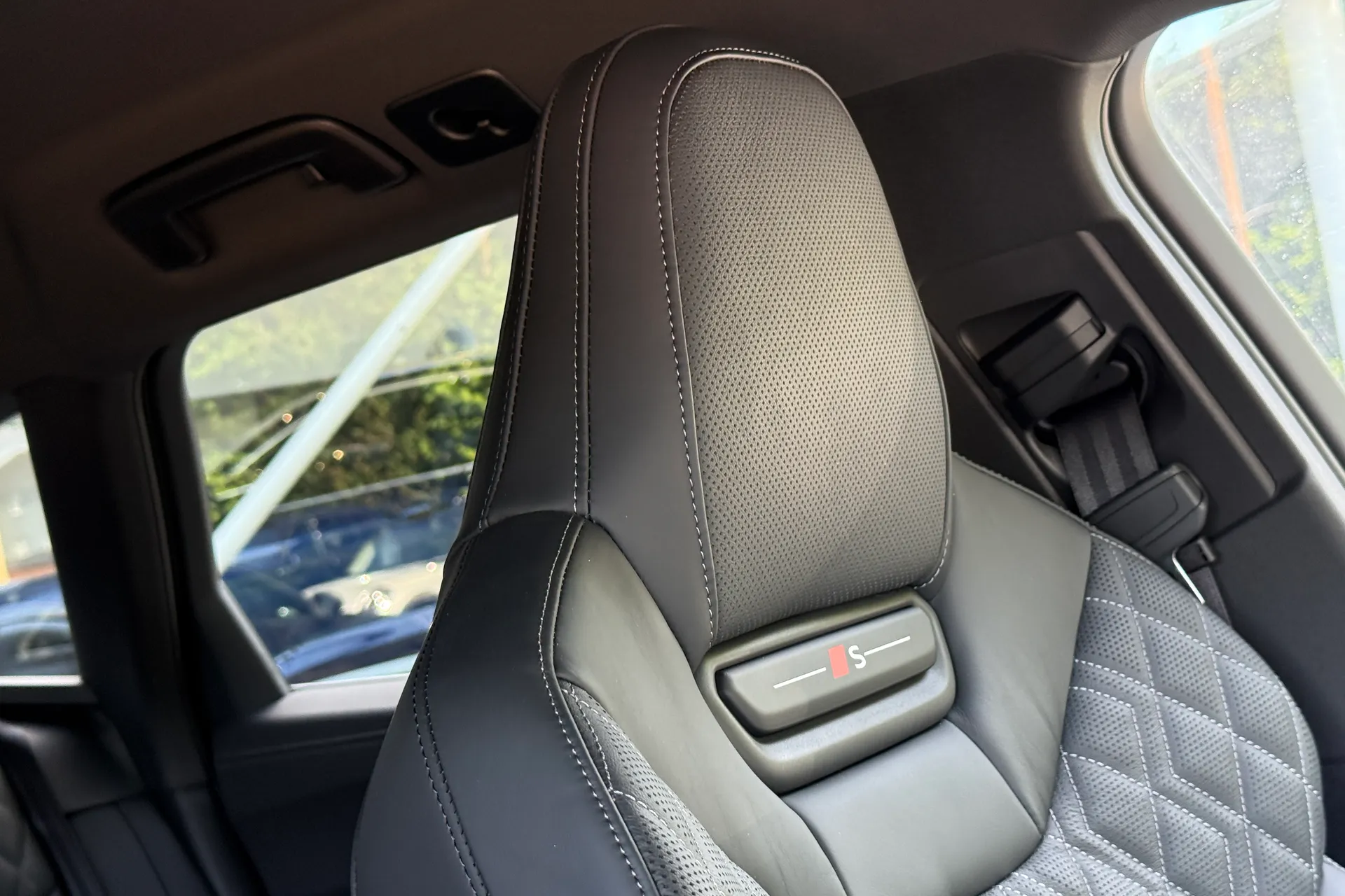 Audi A5 thumbnail image number 25