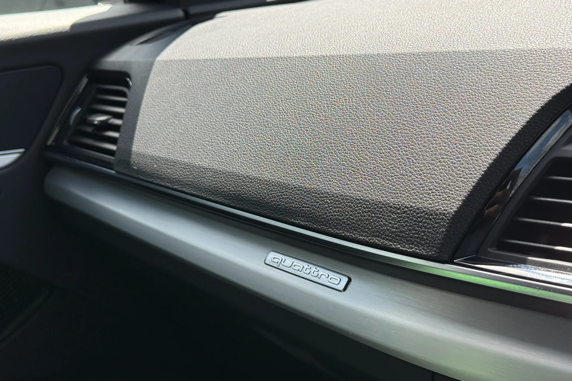 Audi Q5 thumbnail image number 24
