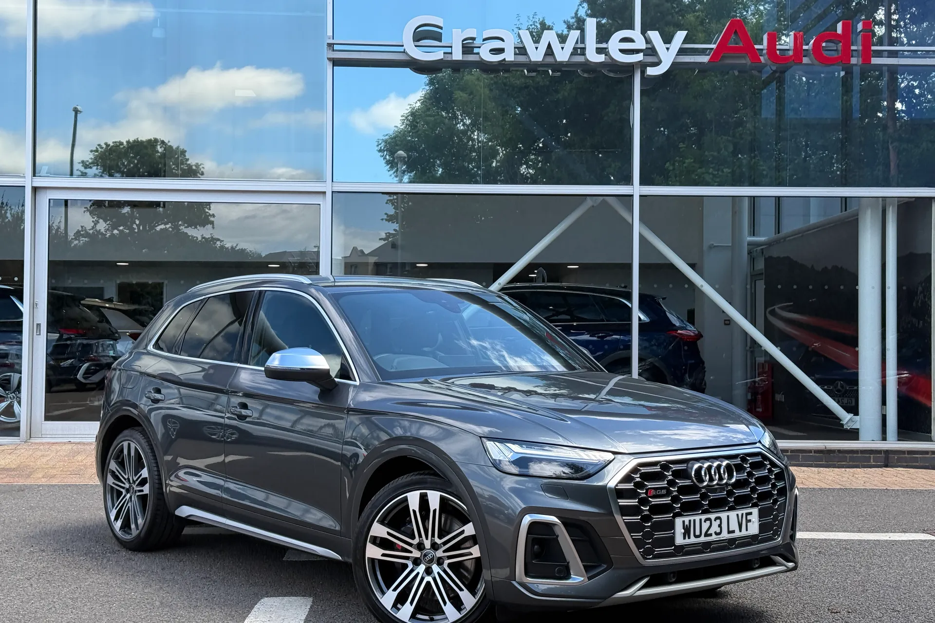 Audi Q5 focused image