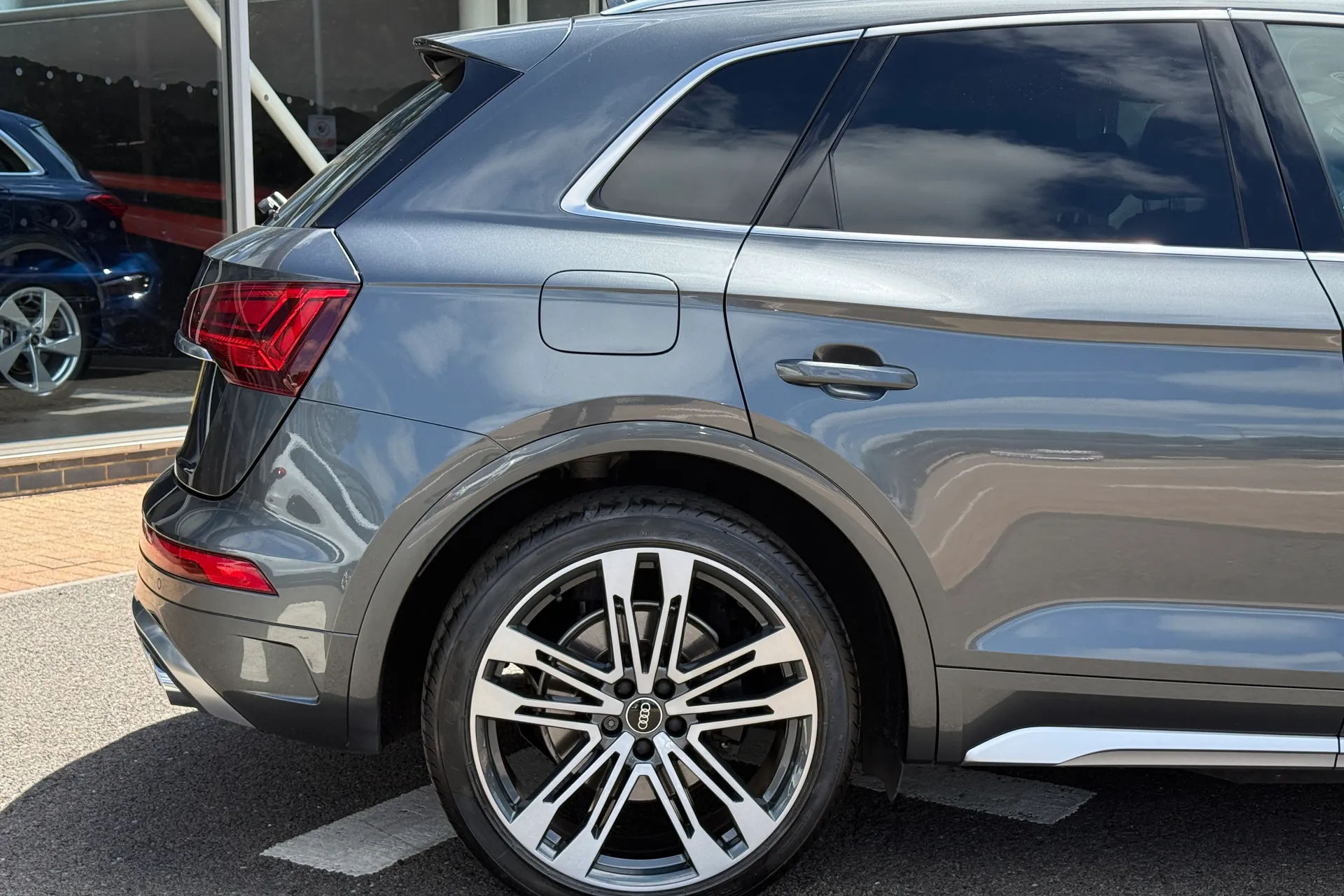 Audi Q5 thumbnail image number 34