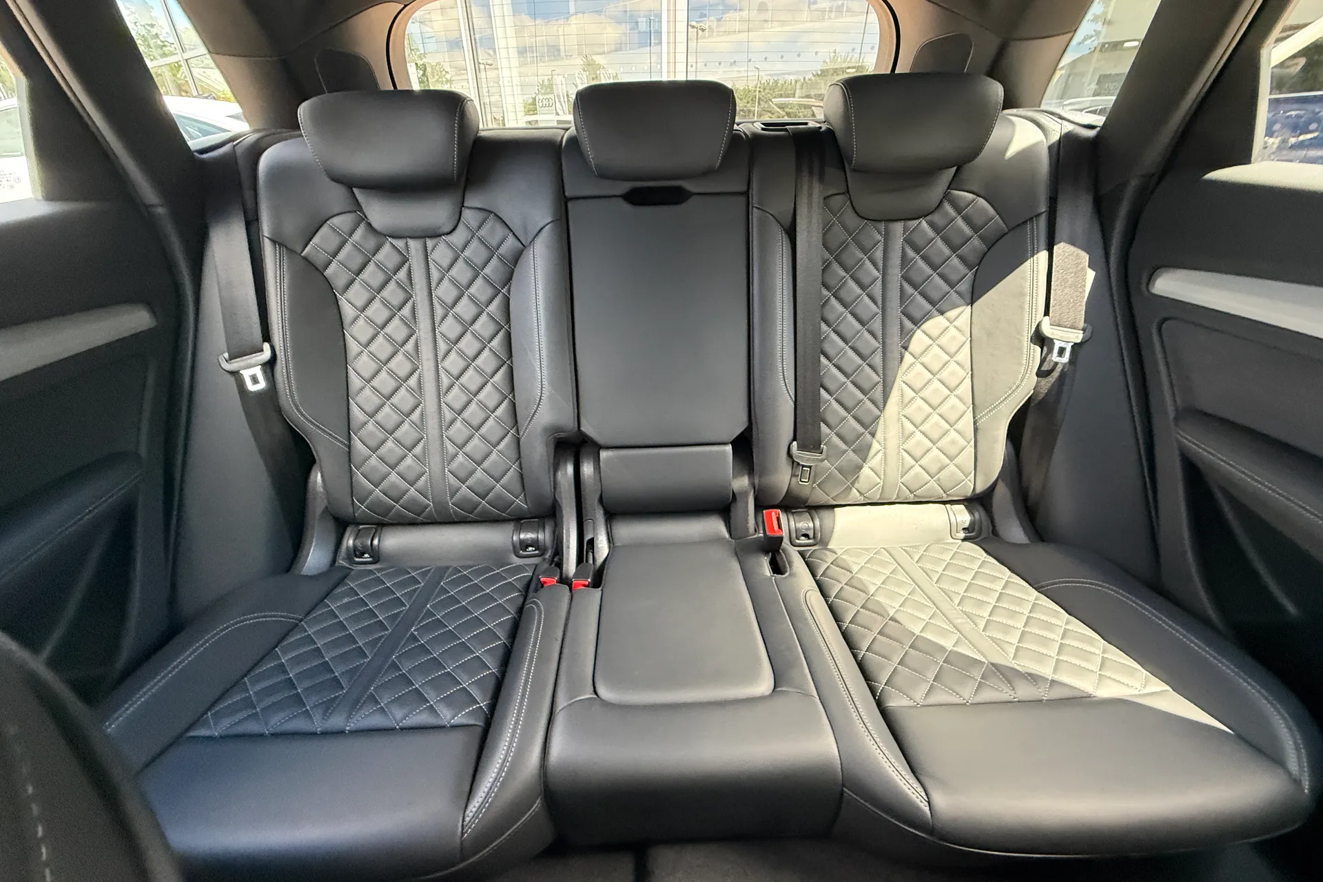 Audi Q5 thumbnail image number 28