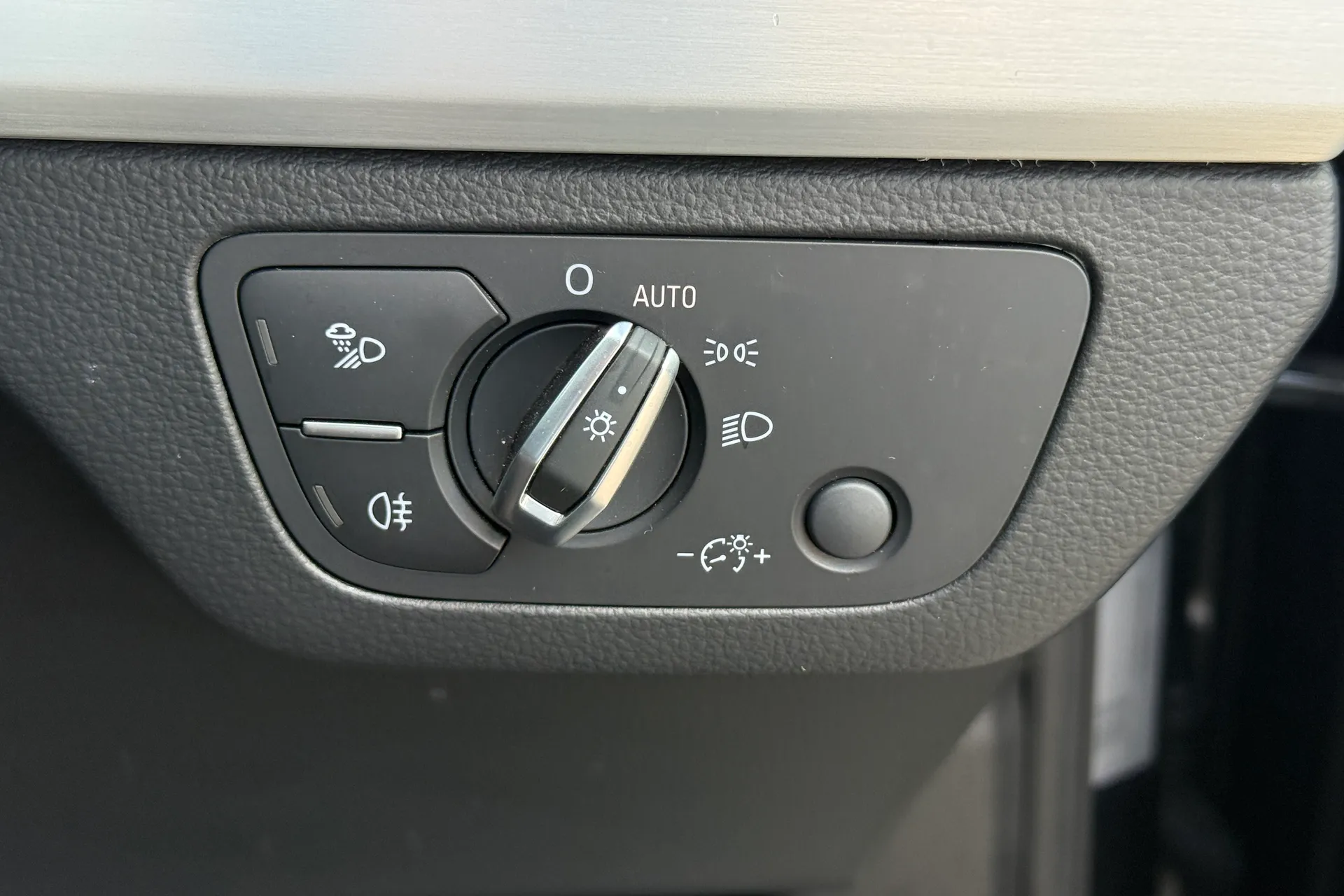 Audi Q5 thumbnail image number 17