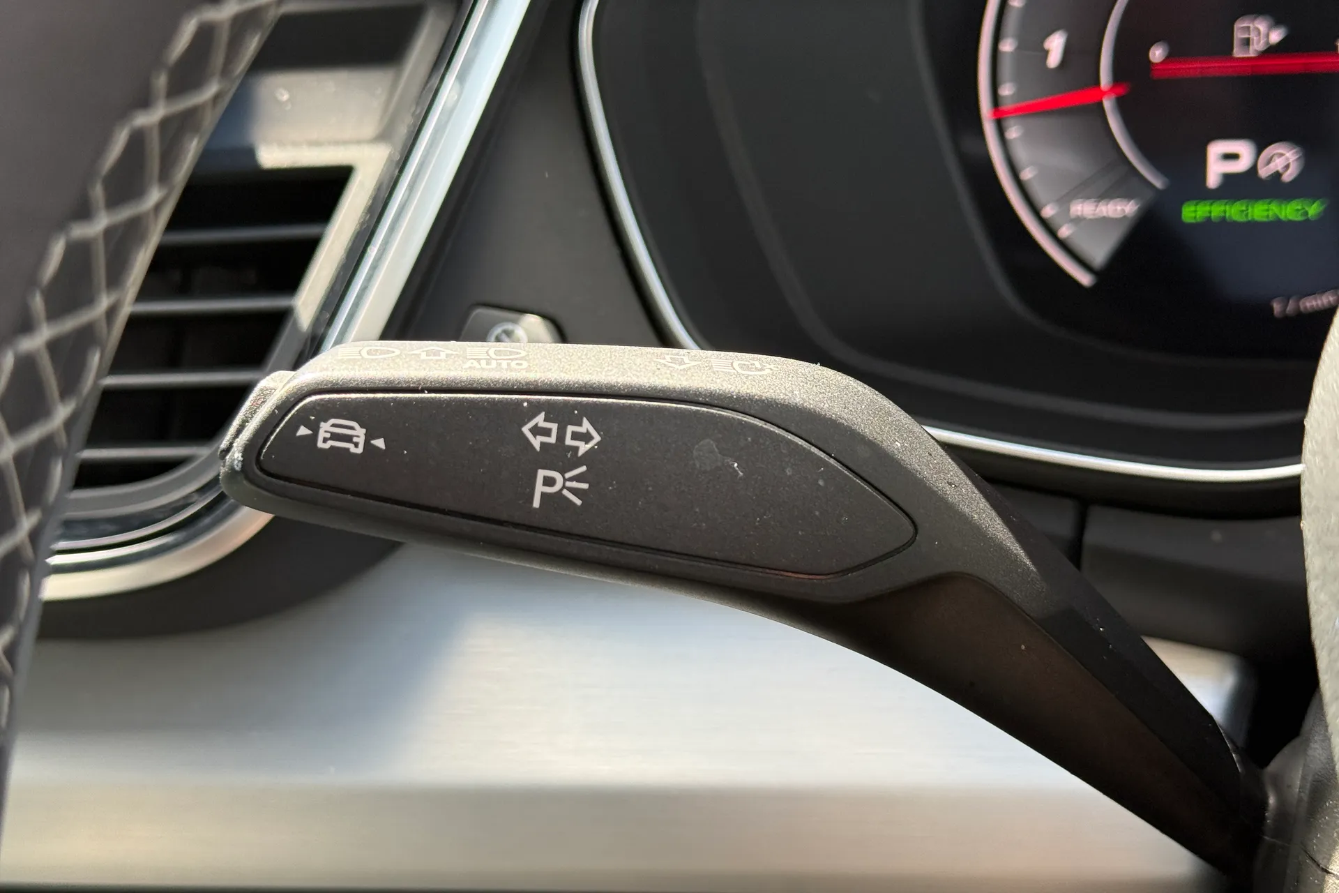 Audi Q5 thumbnail image number 20