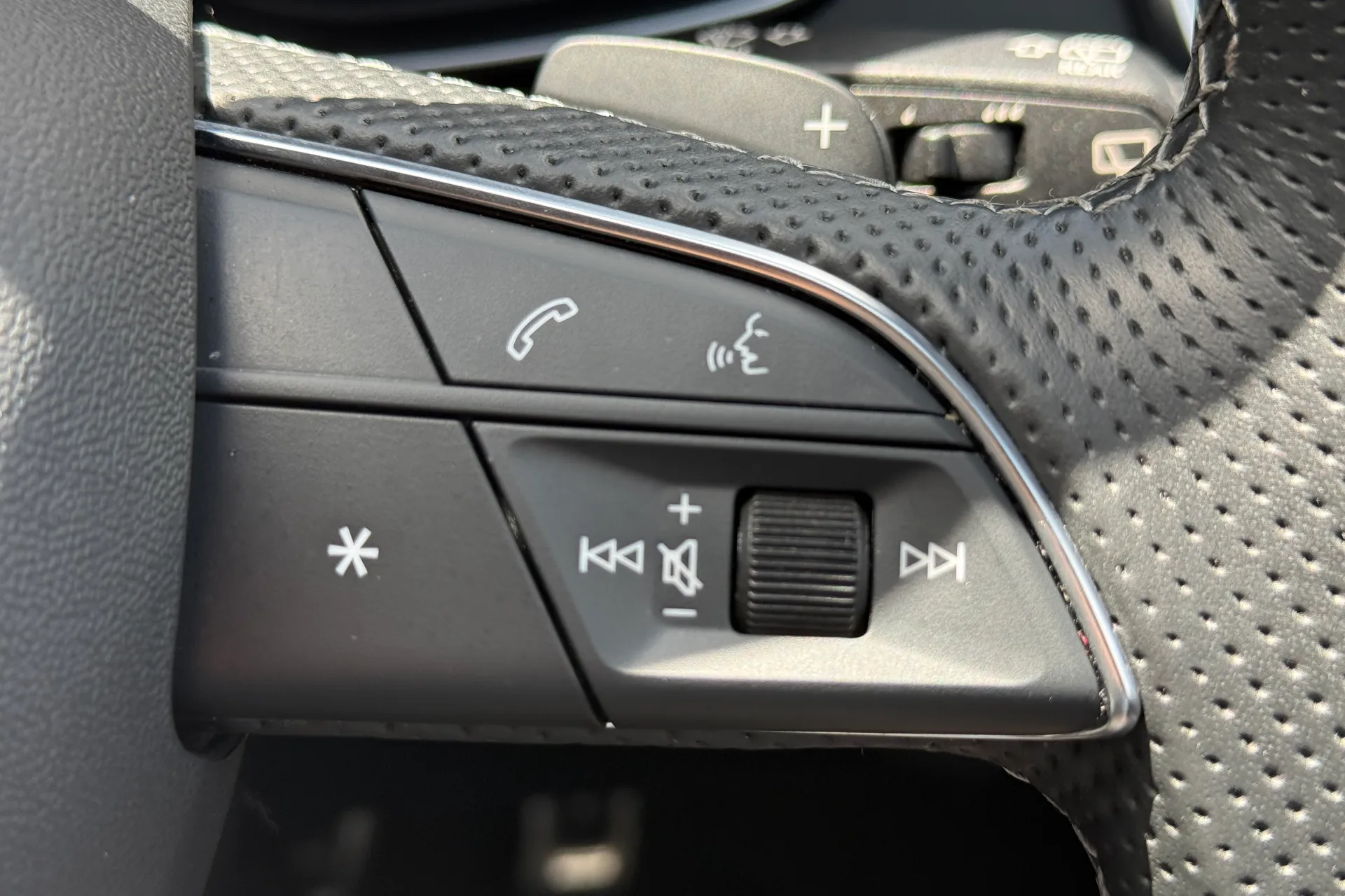 Audi Q5 thumbnail image number 23