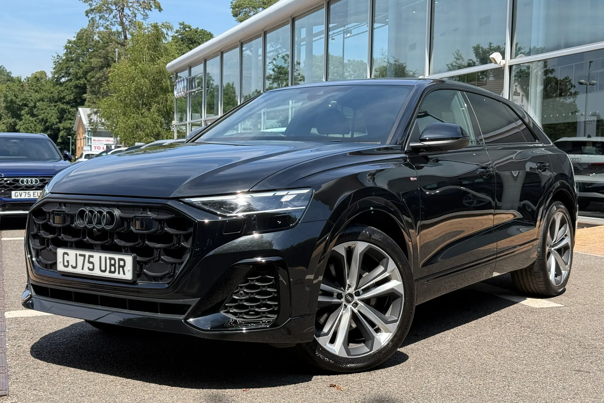 Audi Q8 thumbnail image number 57