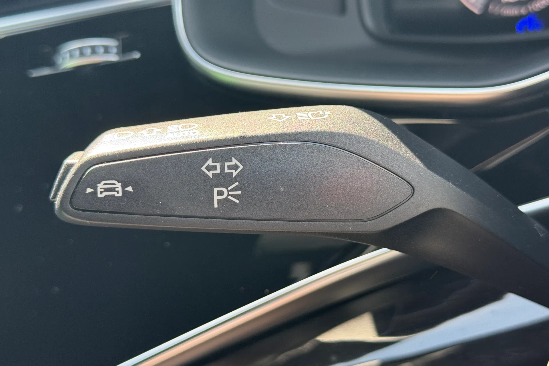 Audi Q8 thumbnail image number 18