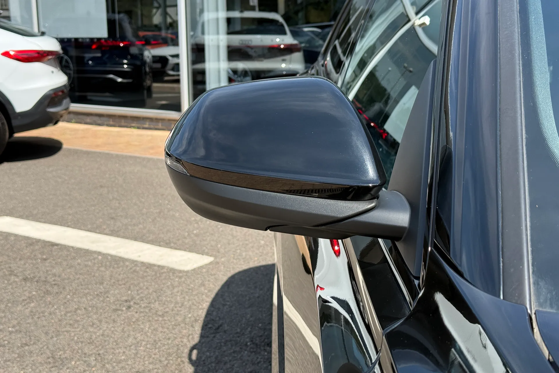 Audi Q8 thumbnail image number 14