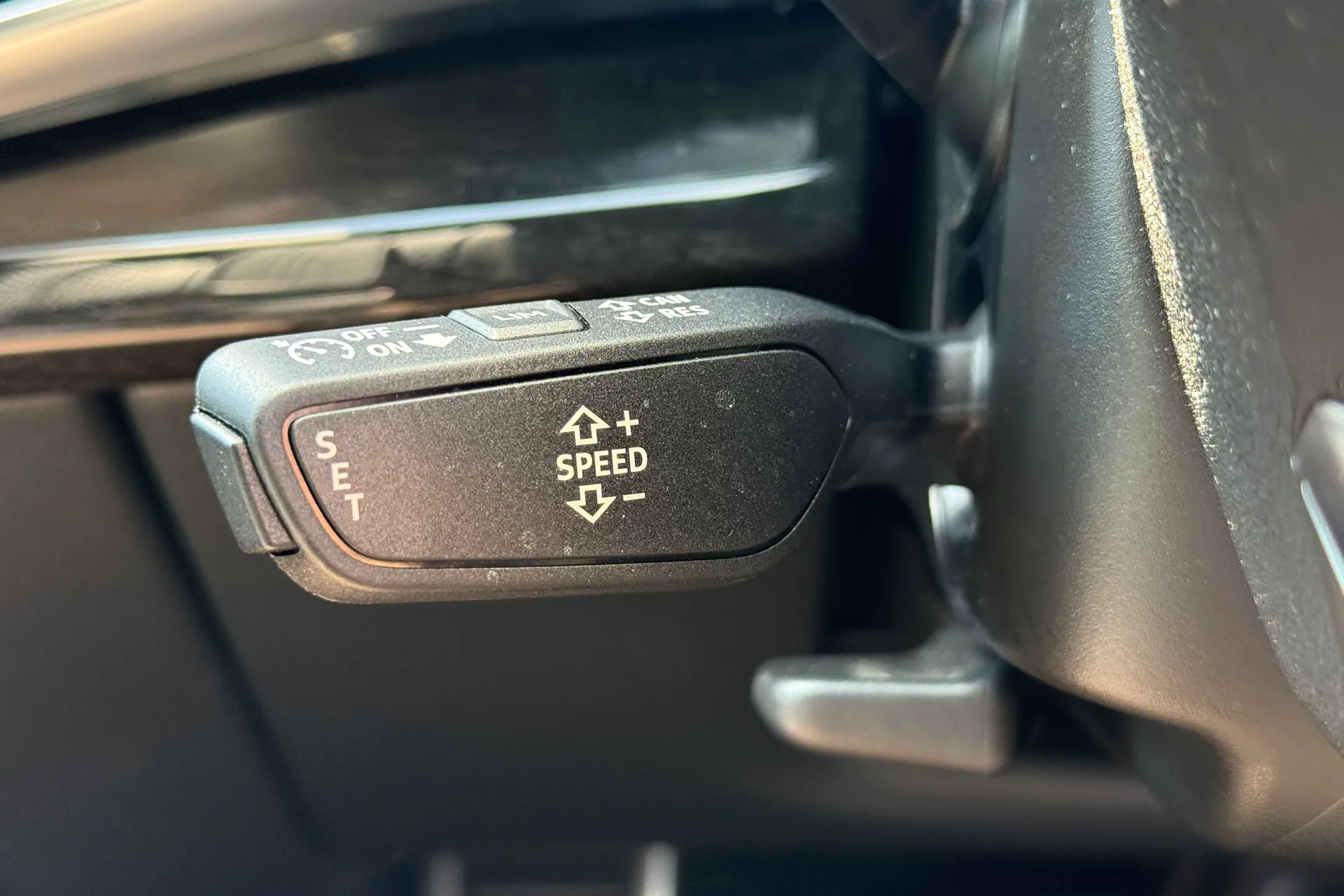 Audi Q8 thumbnail image number 17