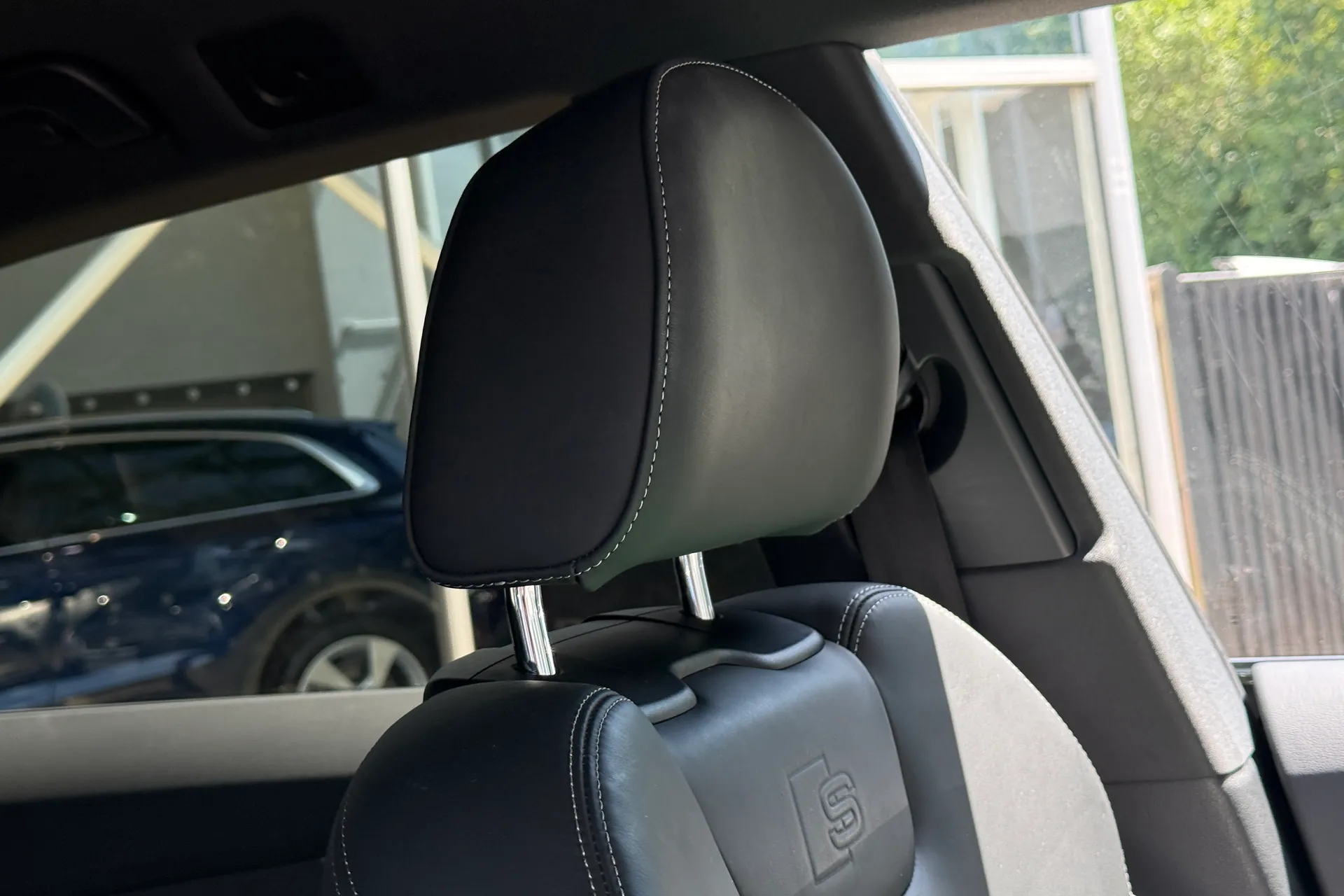 Audi Q8 thumbnail image number 25