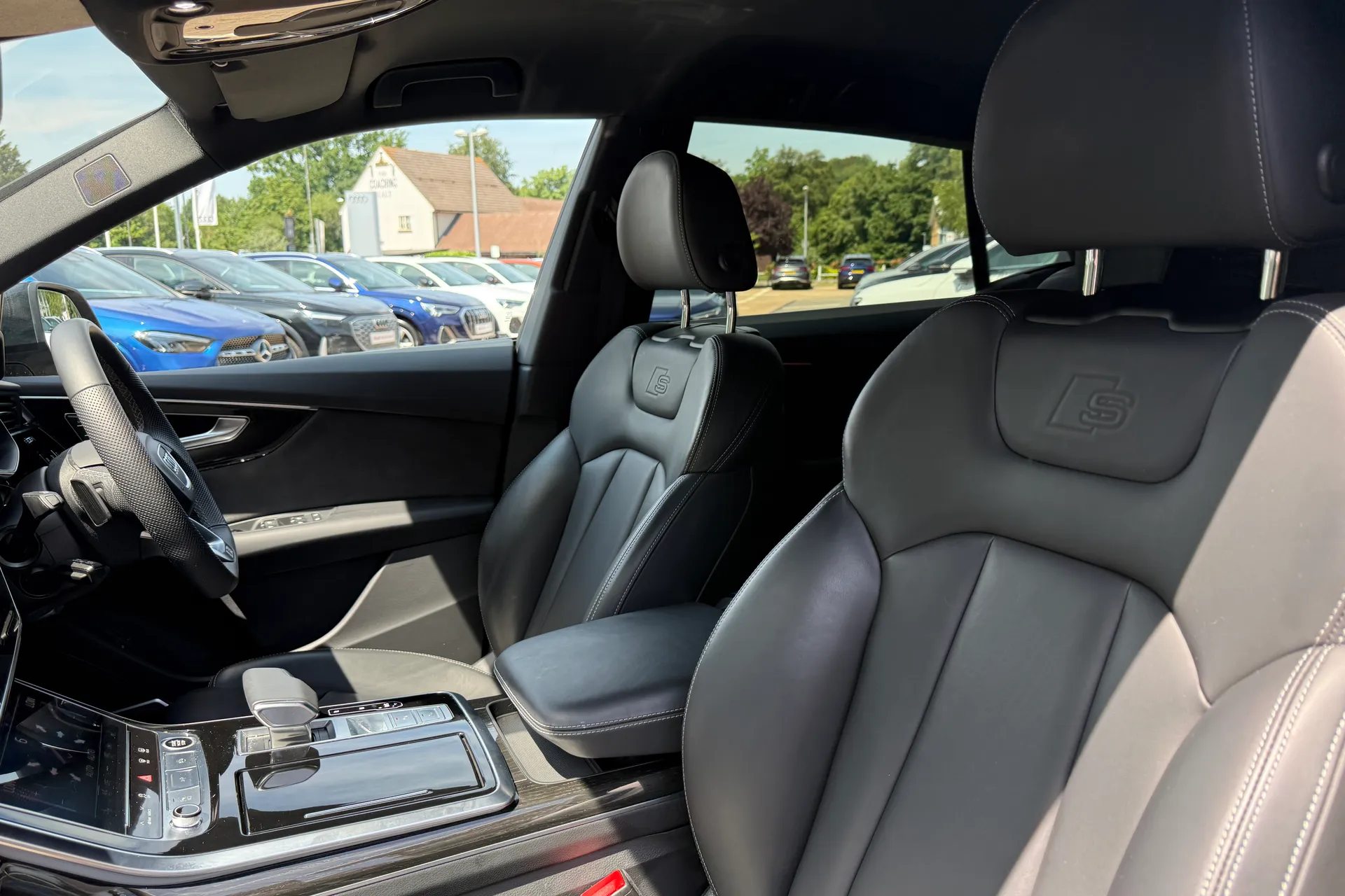 Audi Q8 thumbnail image number 55