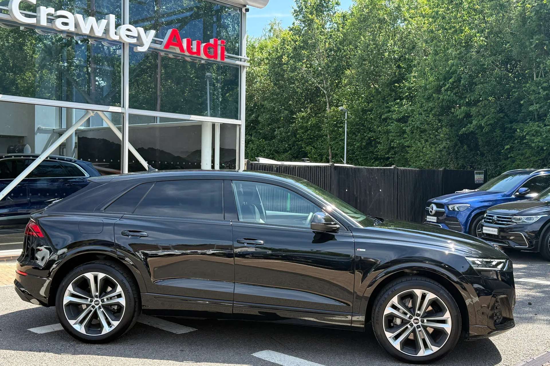 Audi Q8 thumbnail image number 2