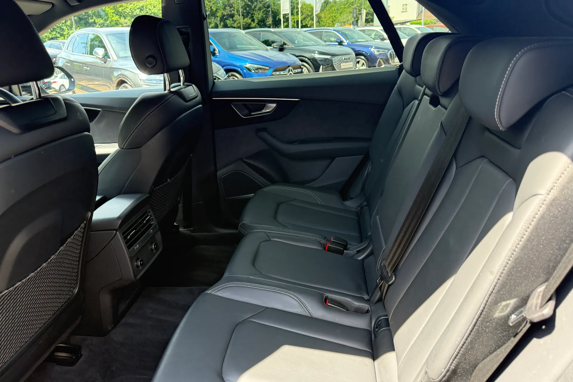 Audi Q8 thumbnail image number 53
