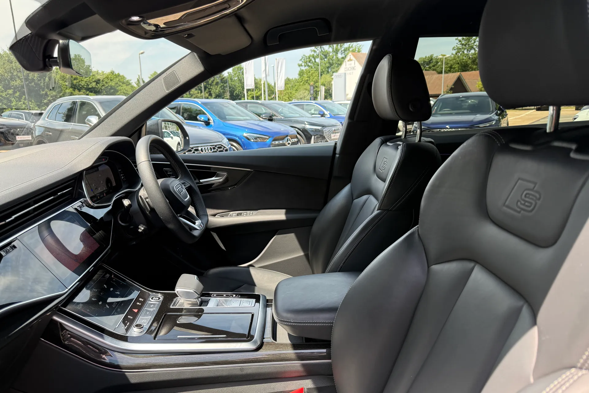Audi Q8 thumbnail image number 56
