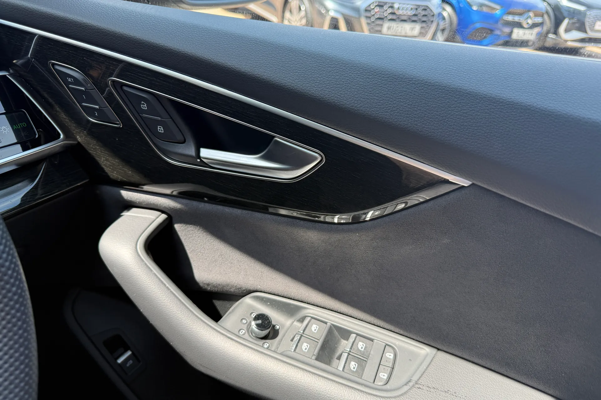 Audi Q8 thumbnail image number 22