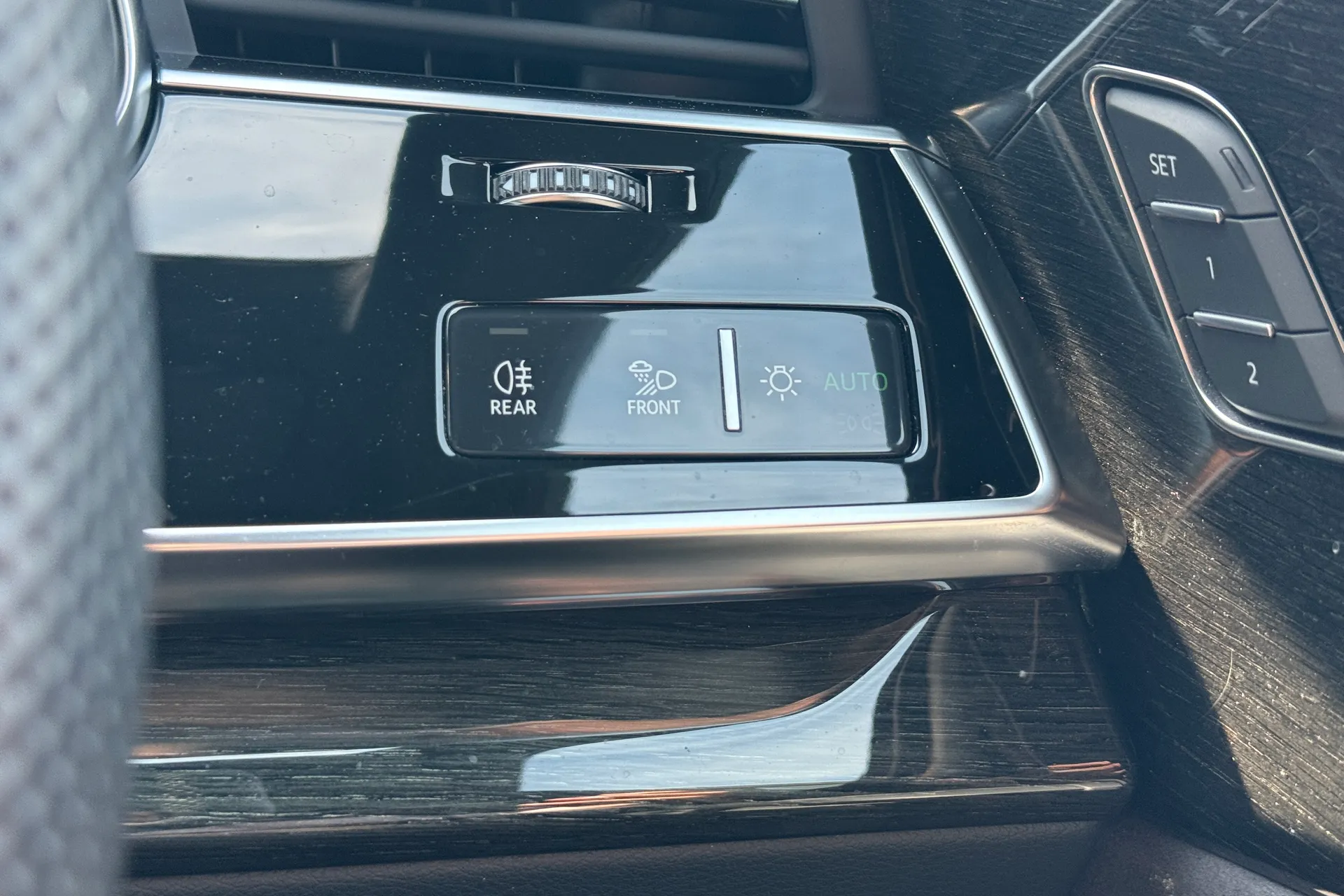 Audi Q8 thumbnail image number 20