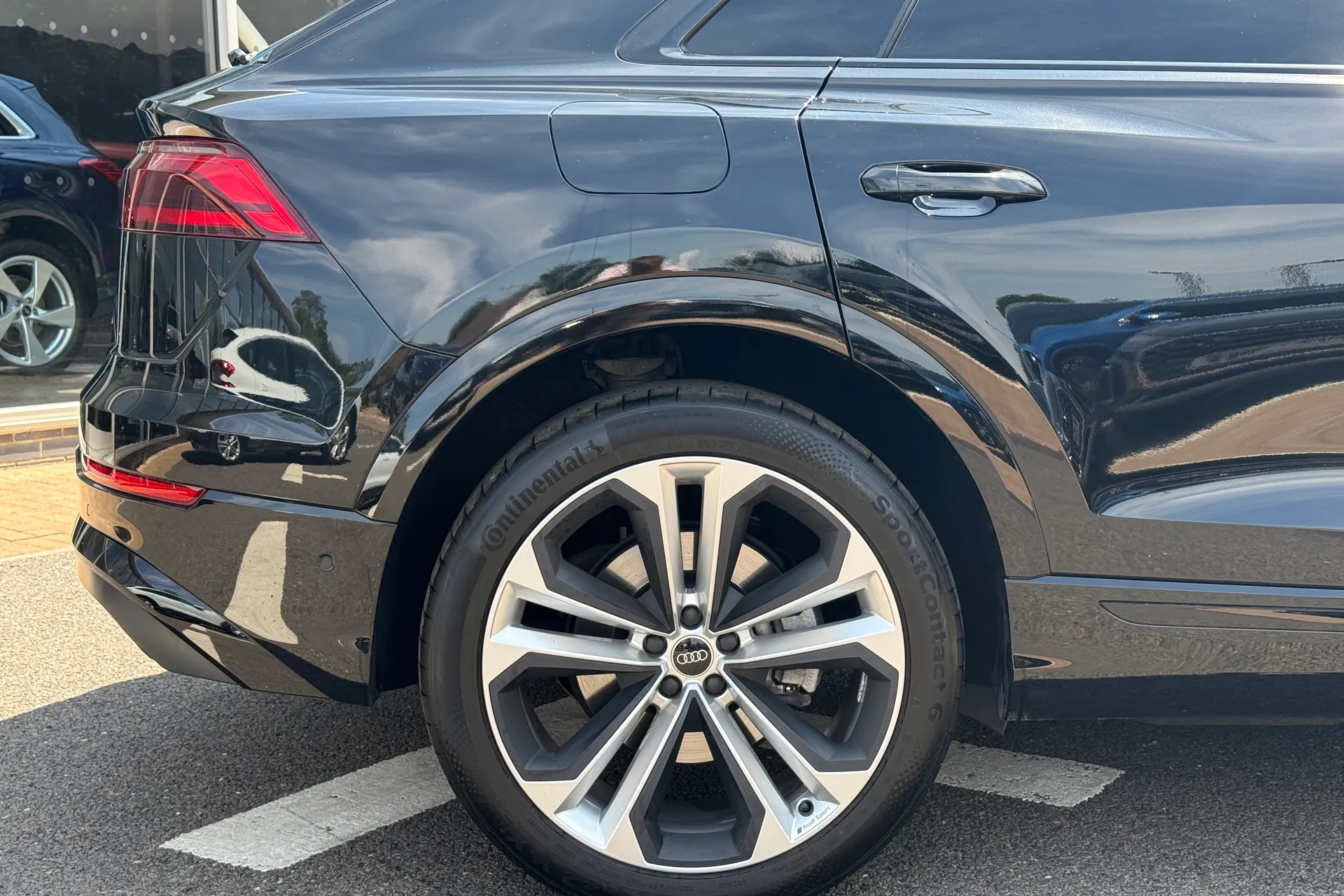 Audi Q8 thumbnail image number 34