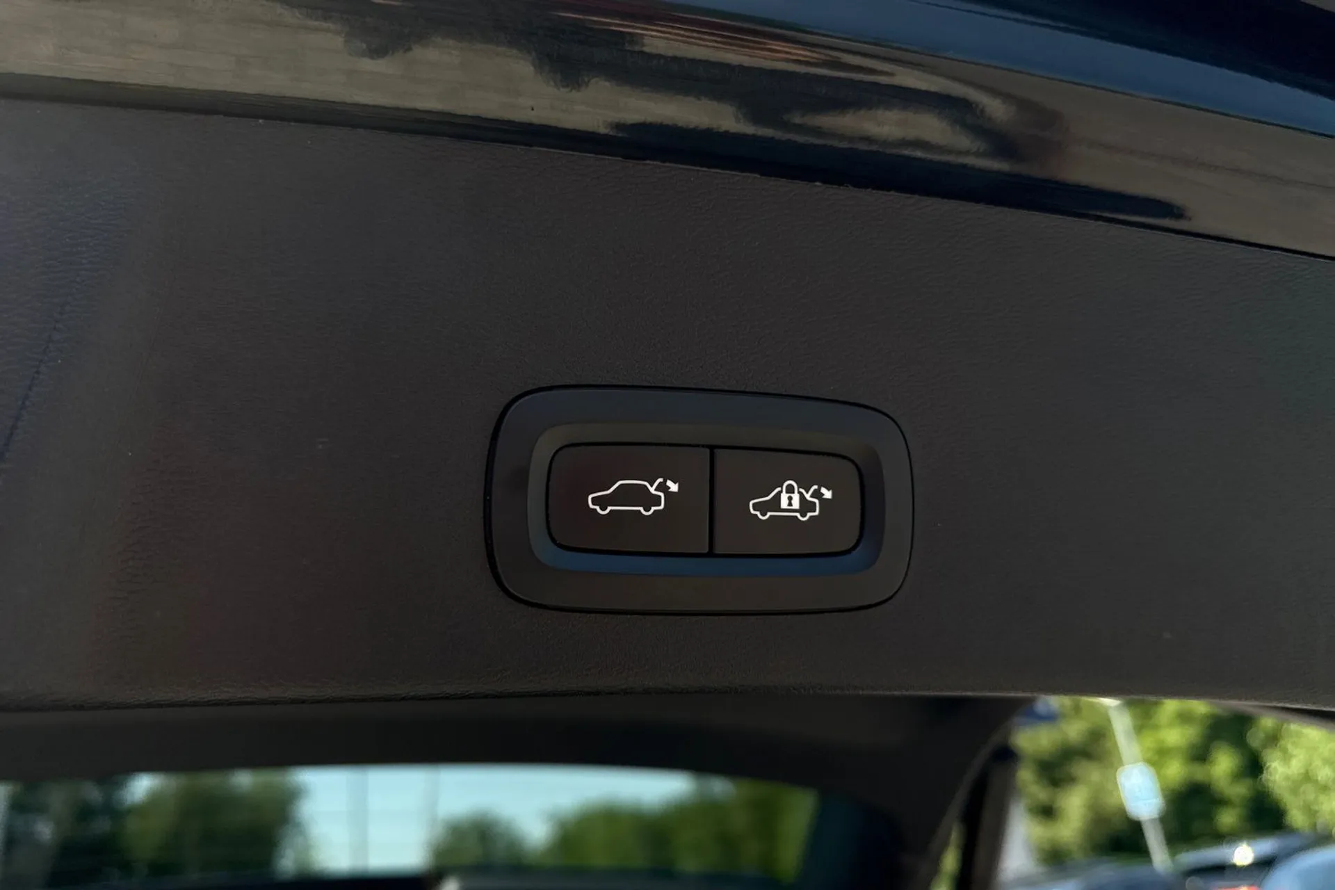 Volvo XC40 thumbnail image number 21