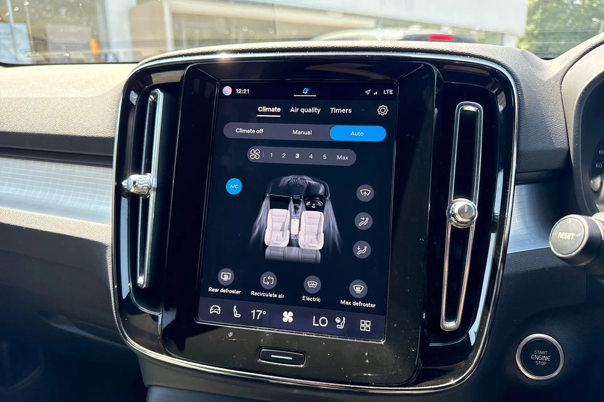 Volvo XC40 thumbnail image number 38