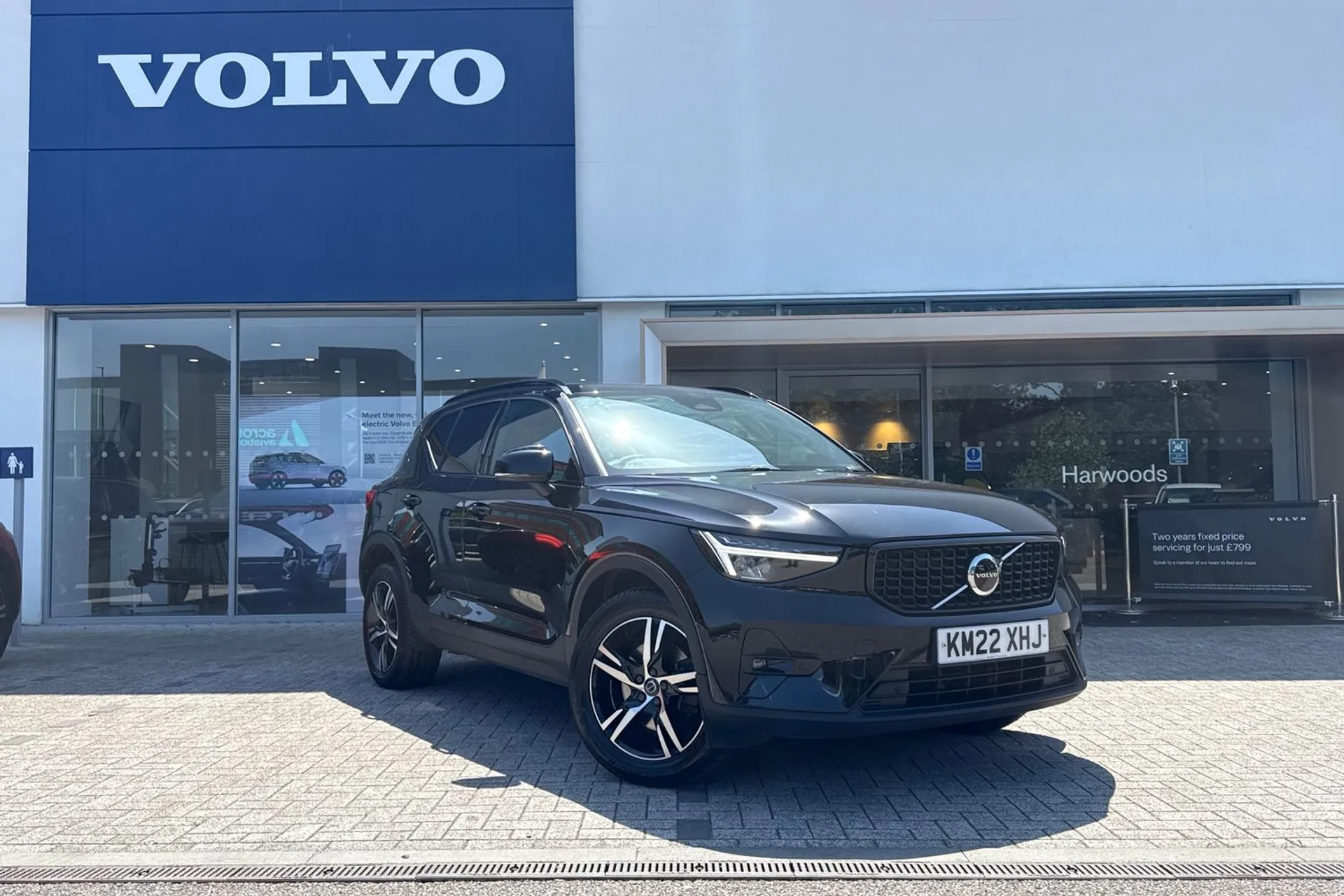 Volvo XC40 focused image