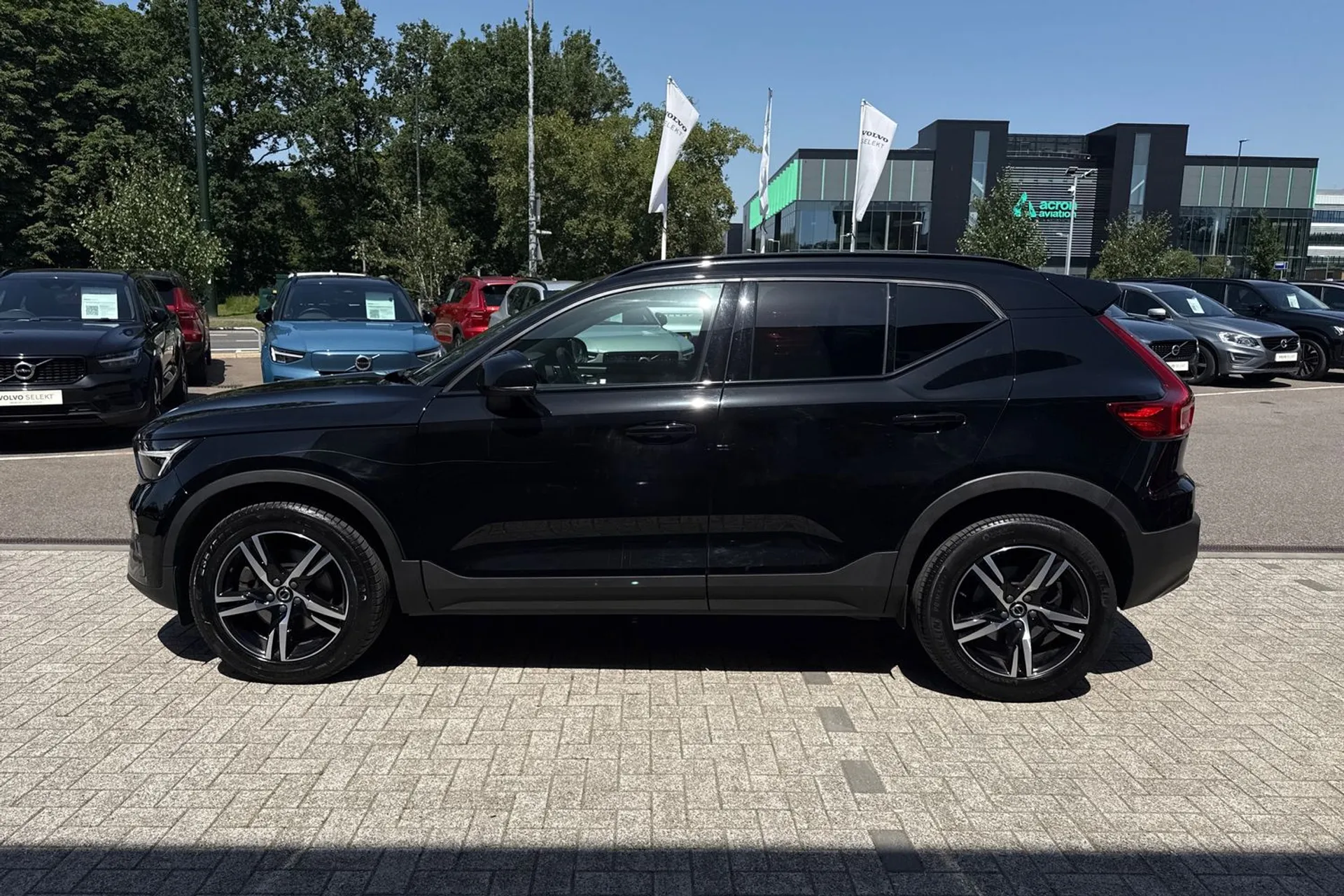 Volvo XC40 thumbnail image number 11