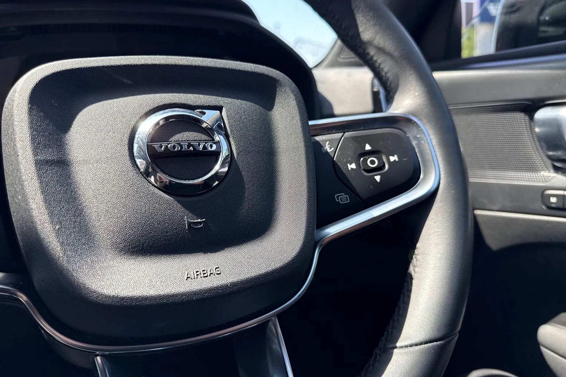 Volvo XC40 thumbnail image number 37