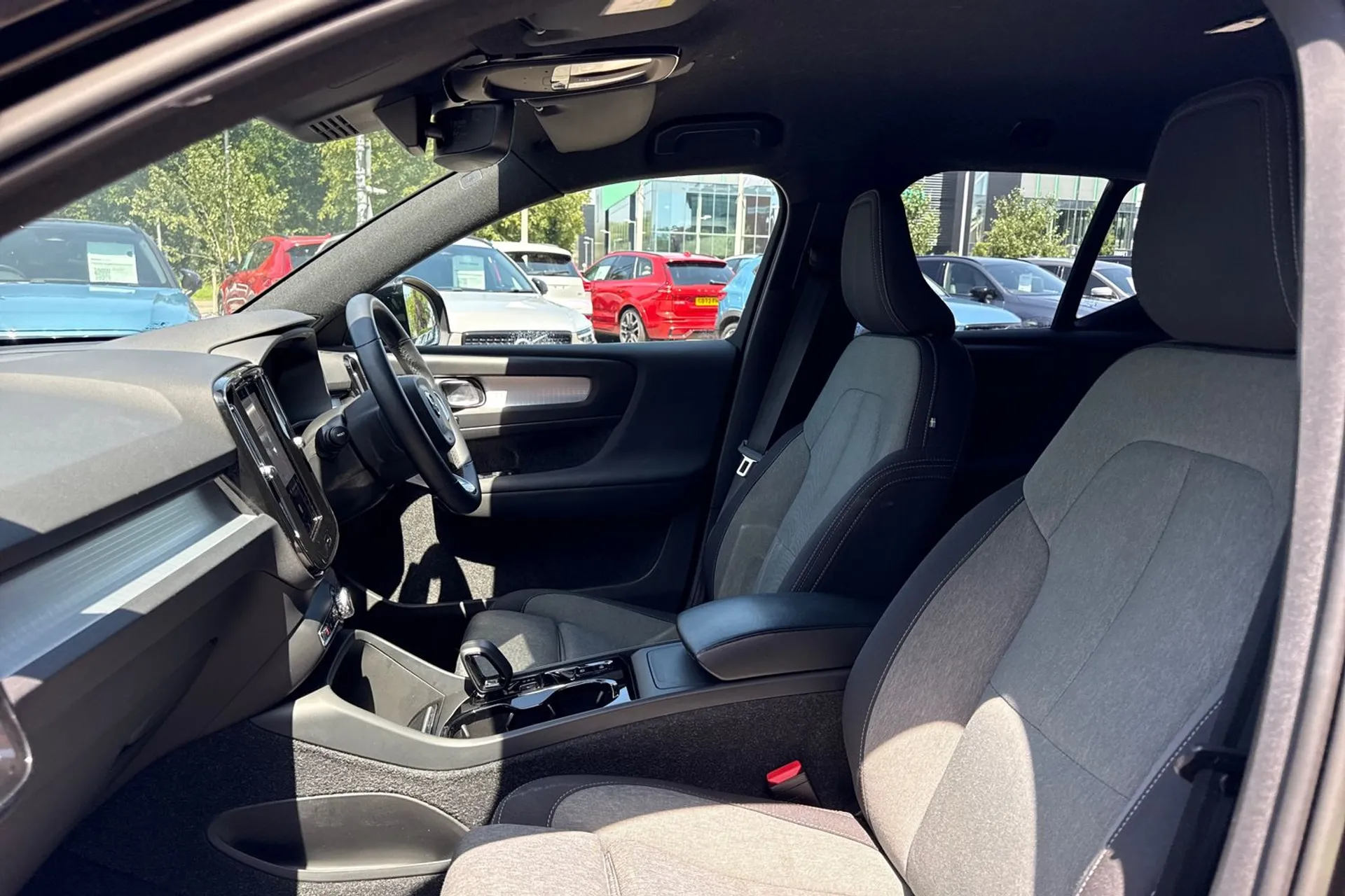 Volvo XC40 thumbnail image number 28