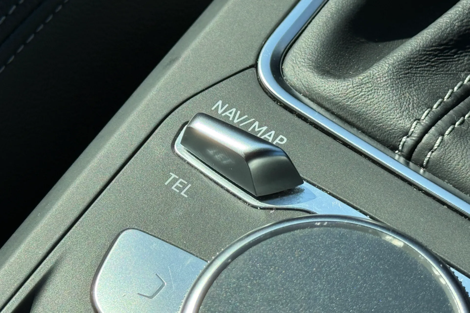 Audi Q2 thumbnail image number 24