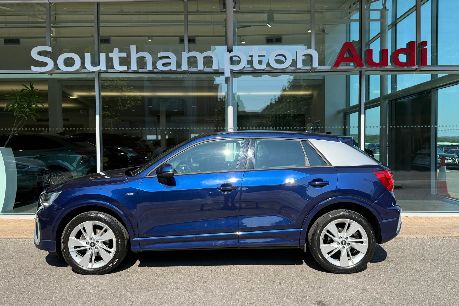 Audi Q2 thumbnail image number 50