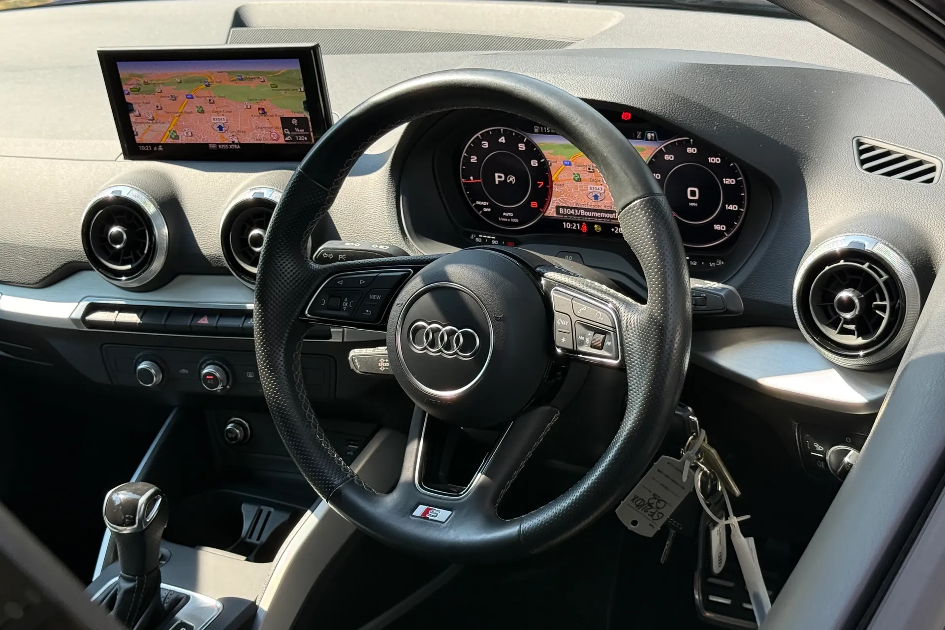 Audi Q2 thumbnail image number 32