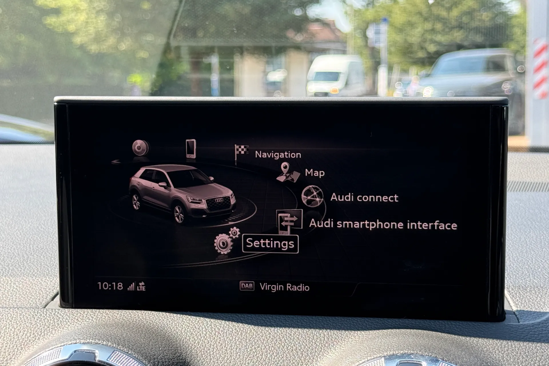 Audi Q2 thumbnail image number 14