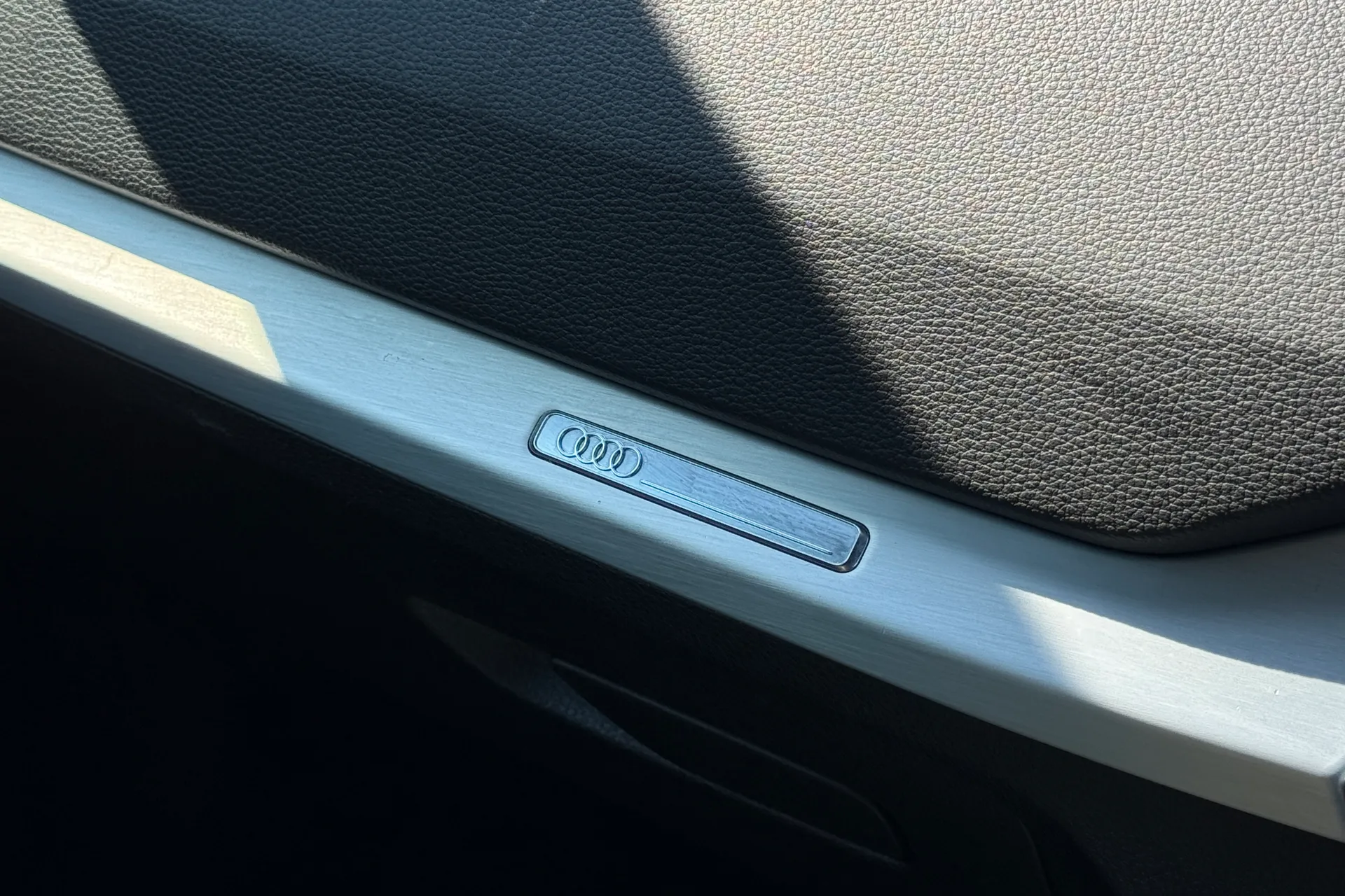 Audi Q2 thumbnail image number 28