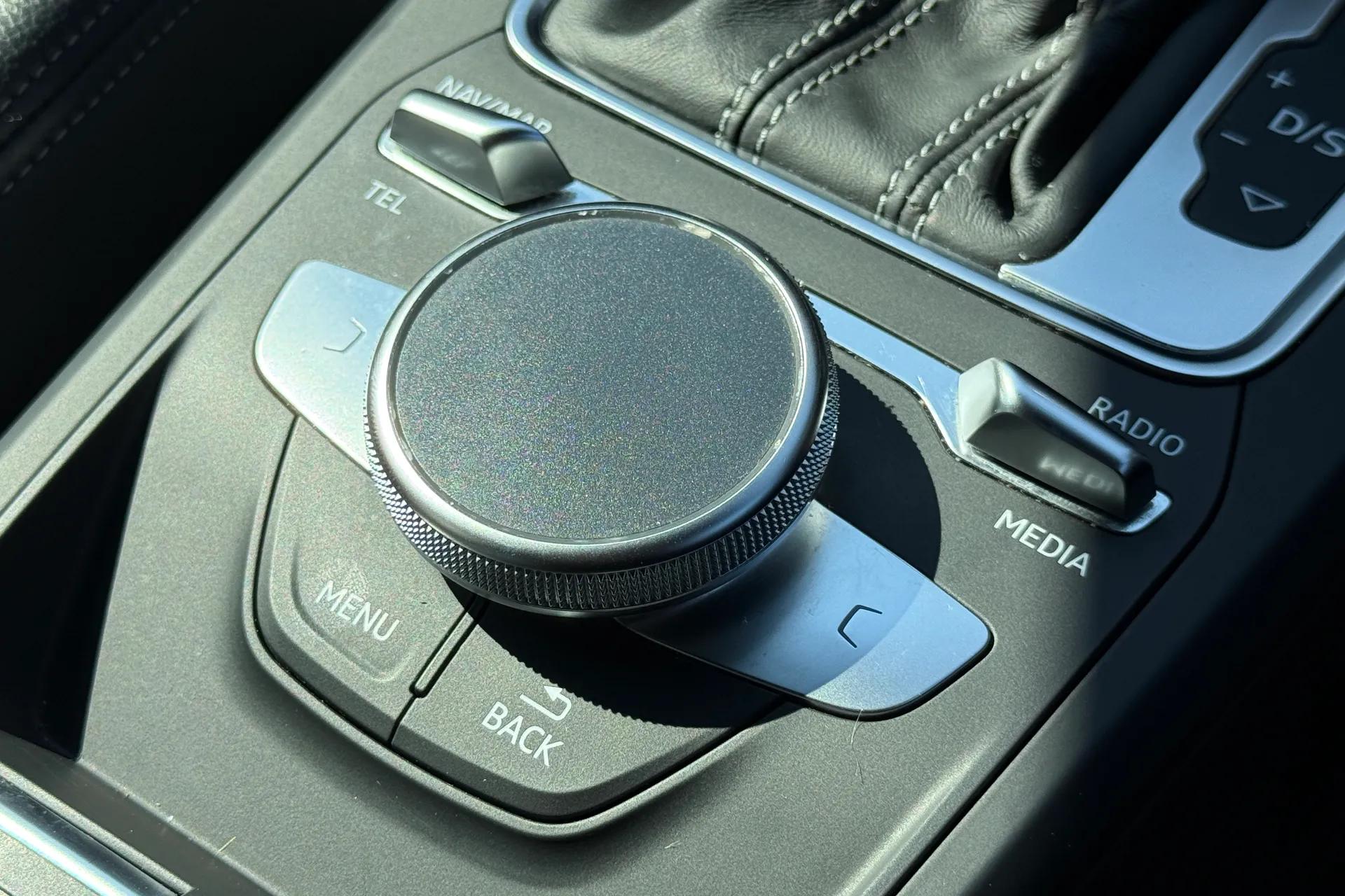 Audi Q2 thumbnail image number 22