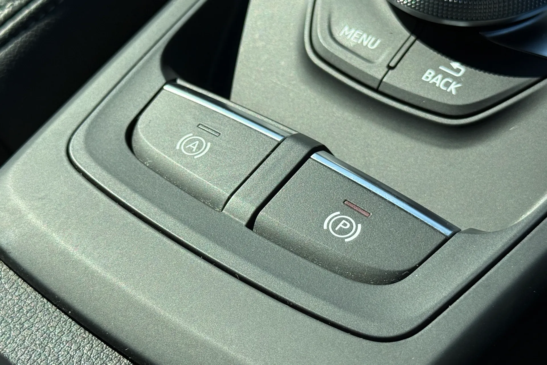 Audi Q2 thumbnail image number 25